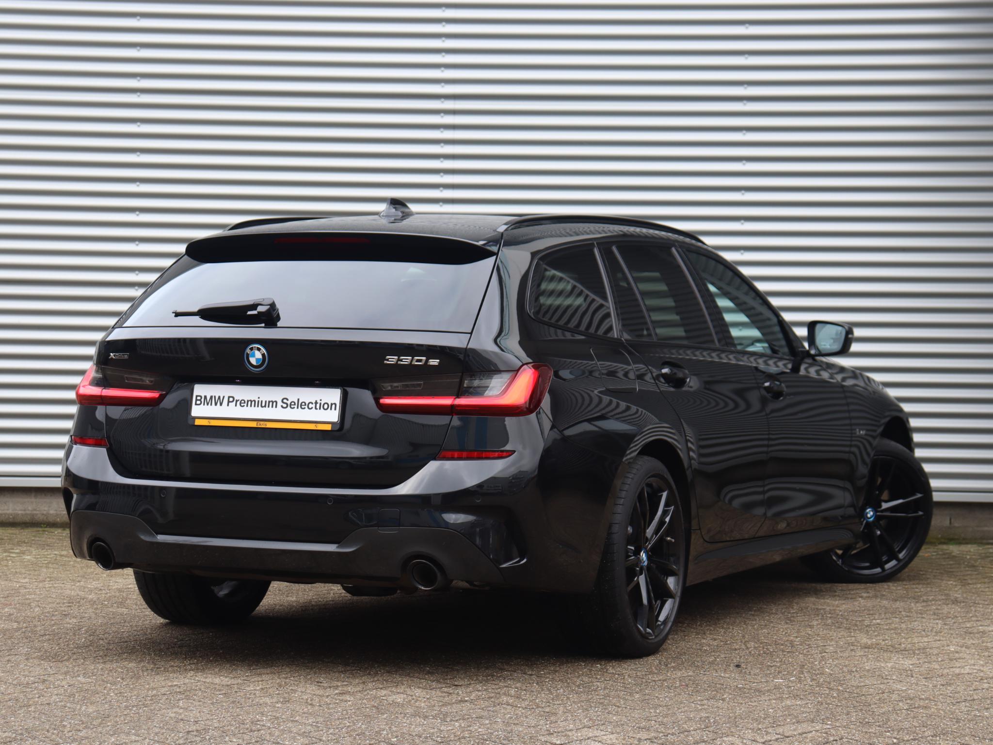 BMW 3 Serie Touring 330e xDrive - Afbeelding 2