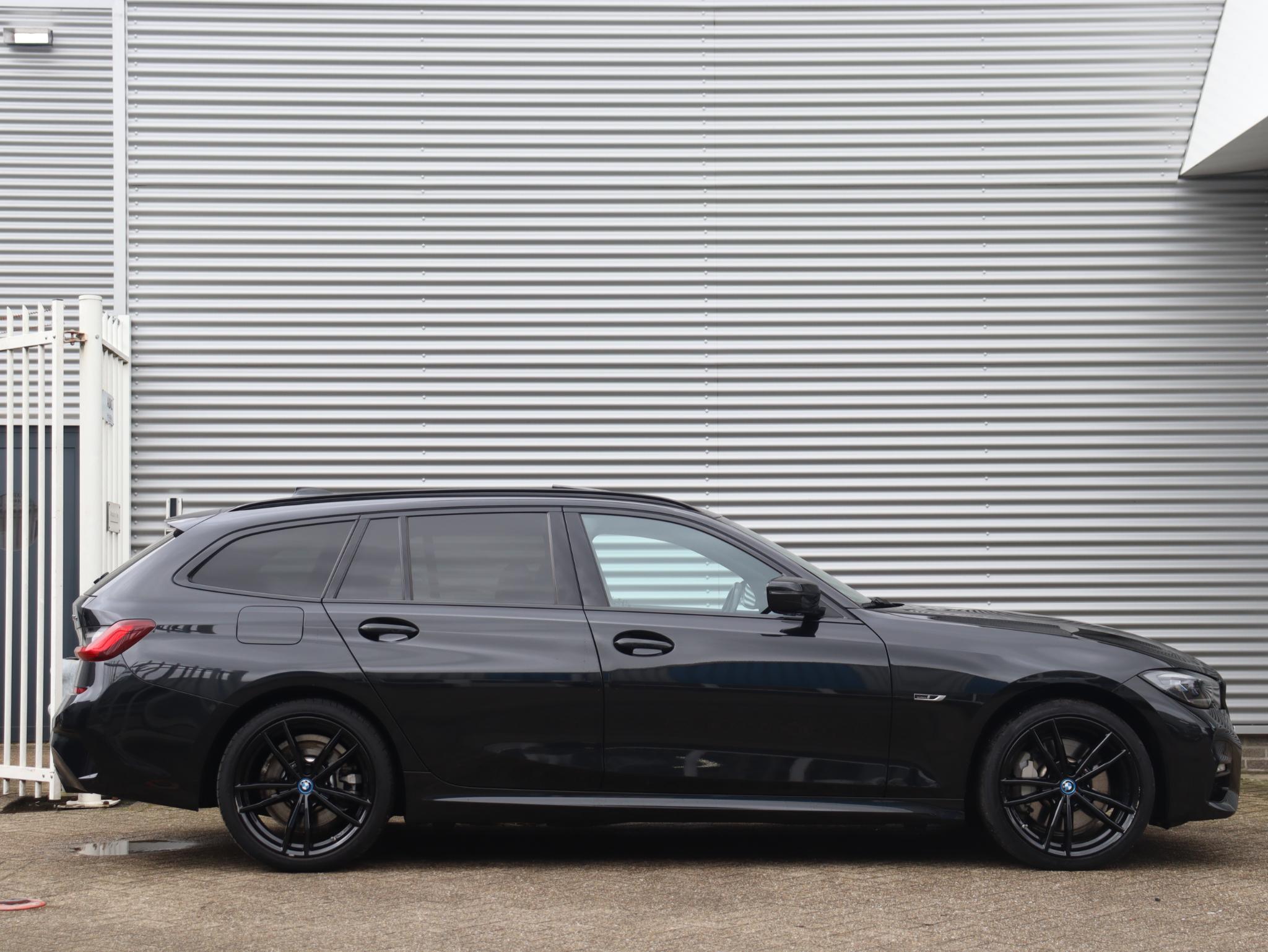 BMW 3 Serie Touring 330e xDrive - Afbeelding 5