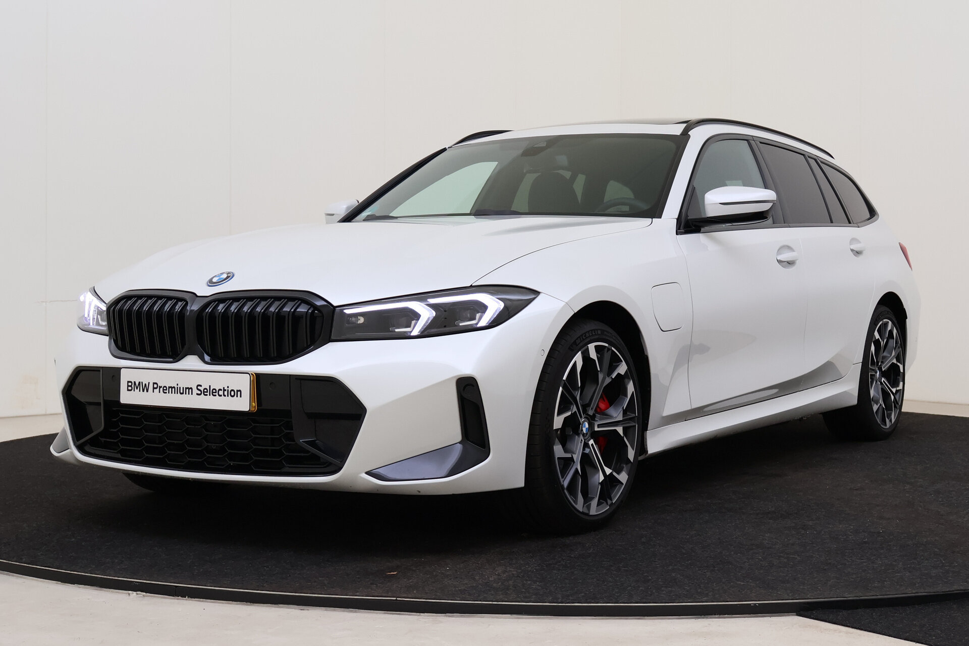 BMW 3 Serie Touring 330e M Sport Automaat