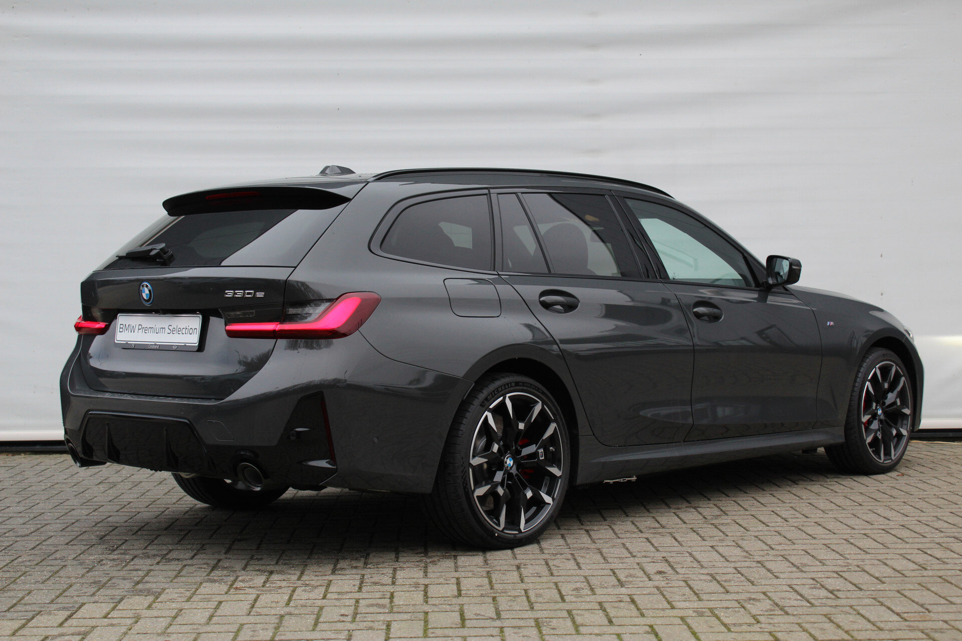 BMW 3 Serie Touring 330e High Executive M Sport Automaat - Afbeelding 2