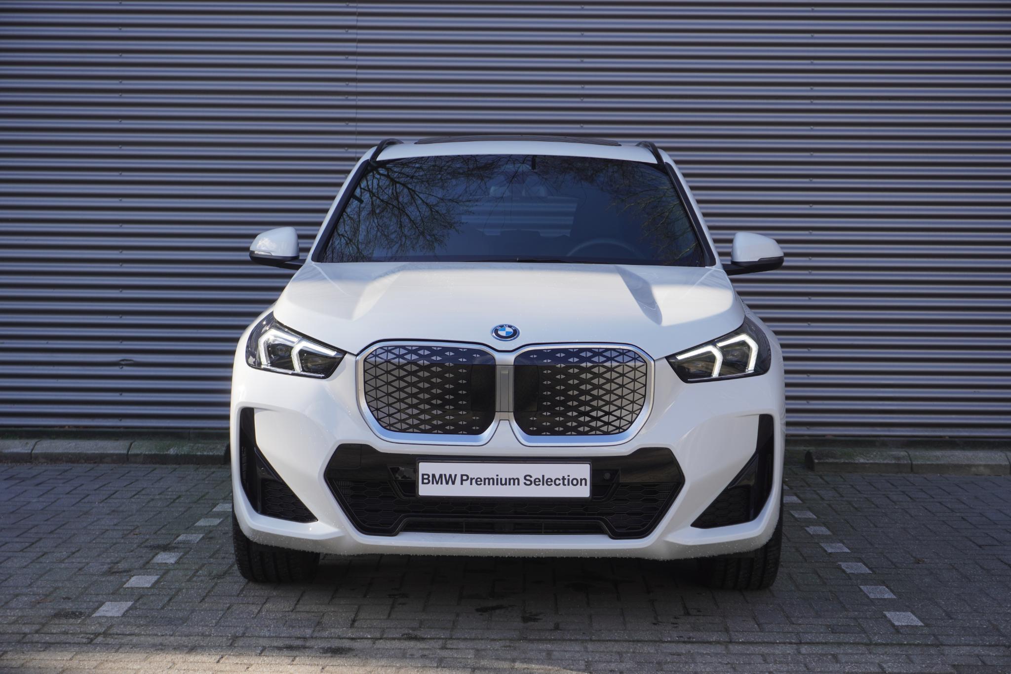 BMW iX1 eDrive20 - Afbeelding 3