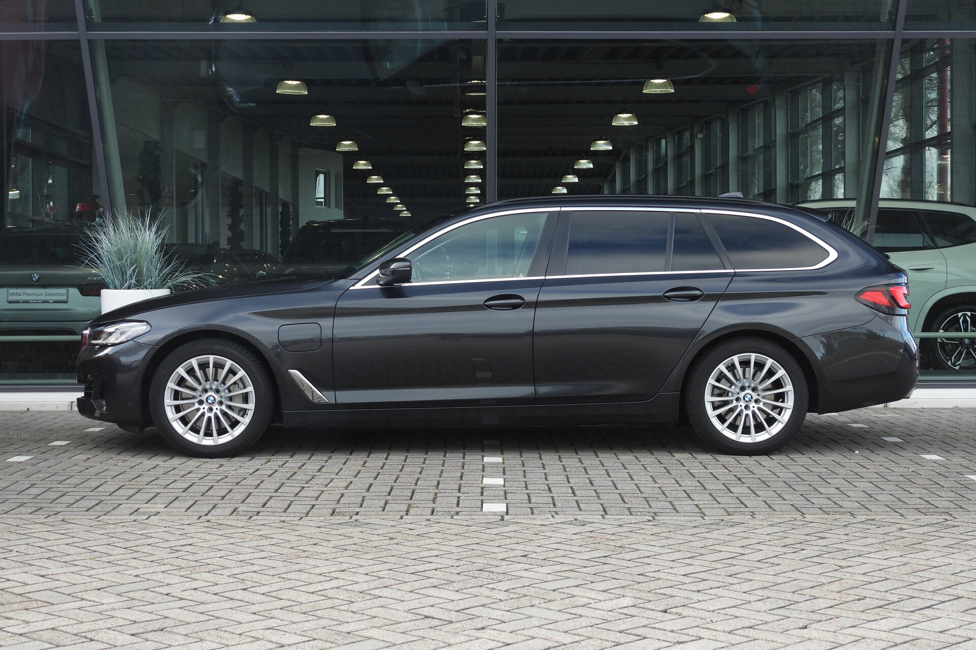 BMW 5 Serie Touring 530e xDrive High Executive Automaat - Afbeelding 5