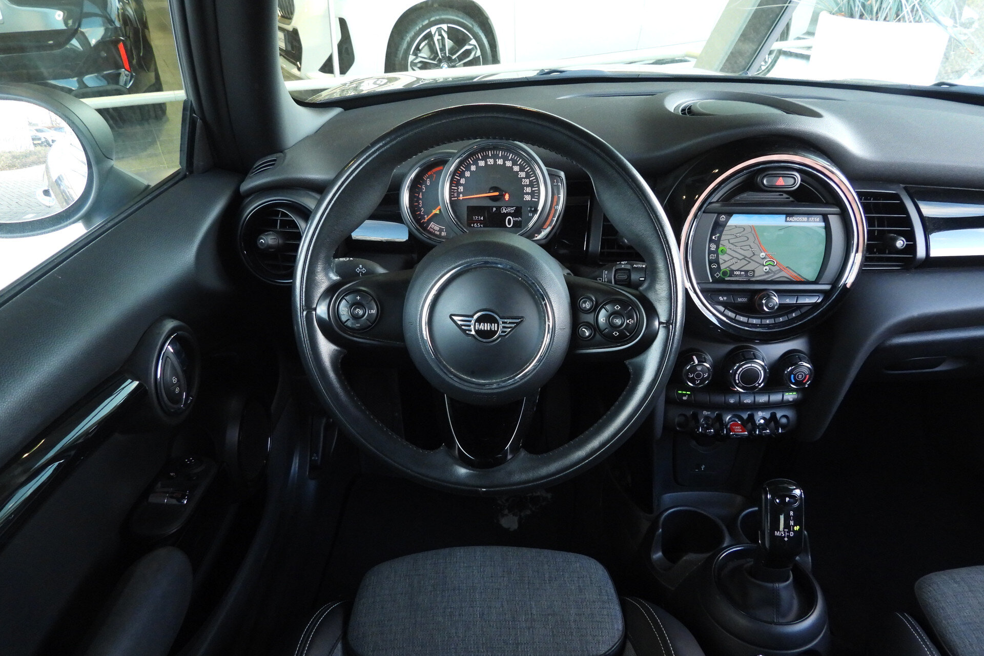 MINI One Hatchback Salt Automaat - Afbeelding 2