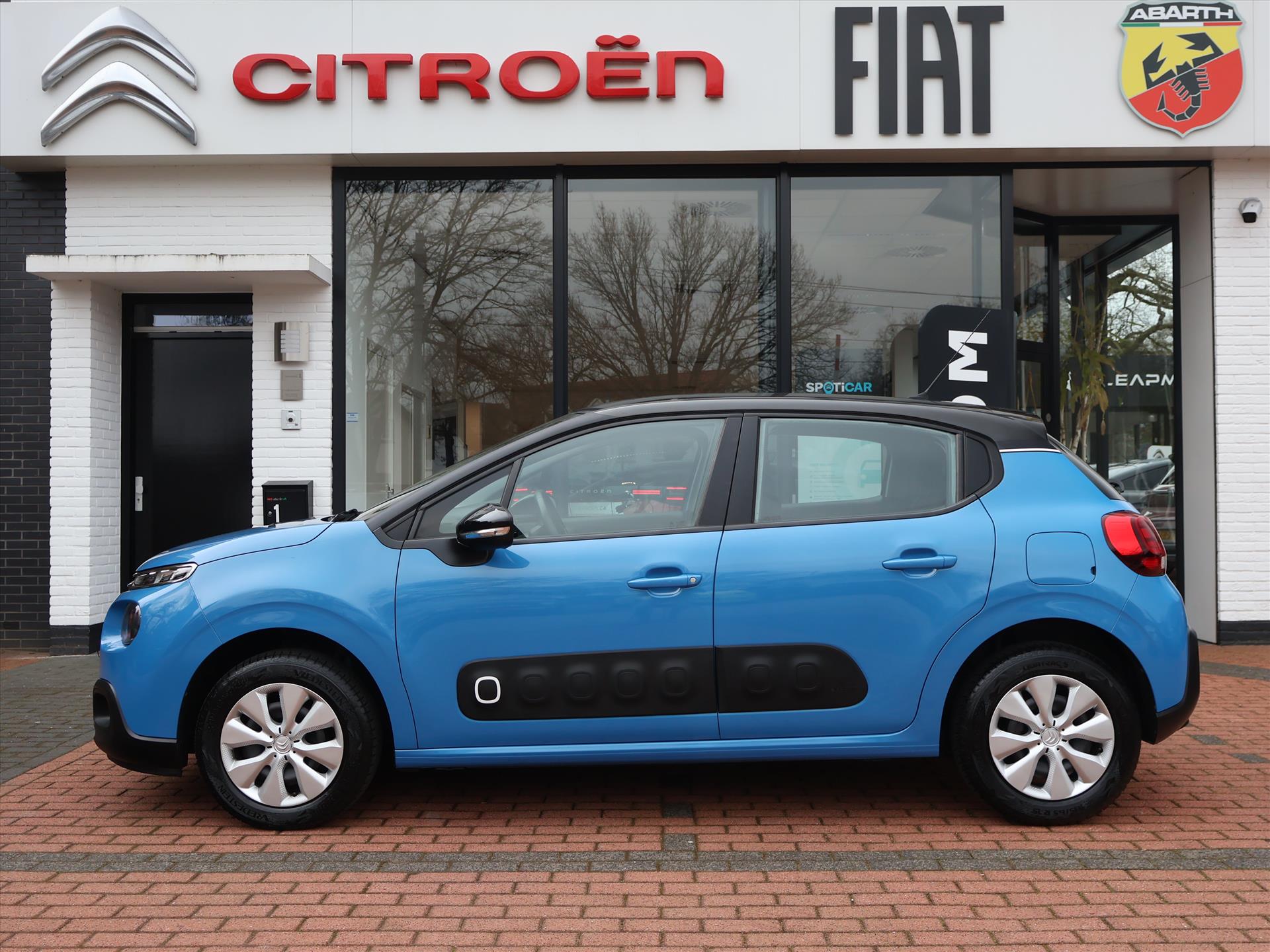 Citroën C3 1.2 PureTech 82PK Feel, Rijklaarprijs | Navigatie | Climate Control | Parkeersensoren | Bluetooth - Afbeelding 3