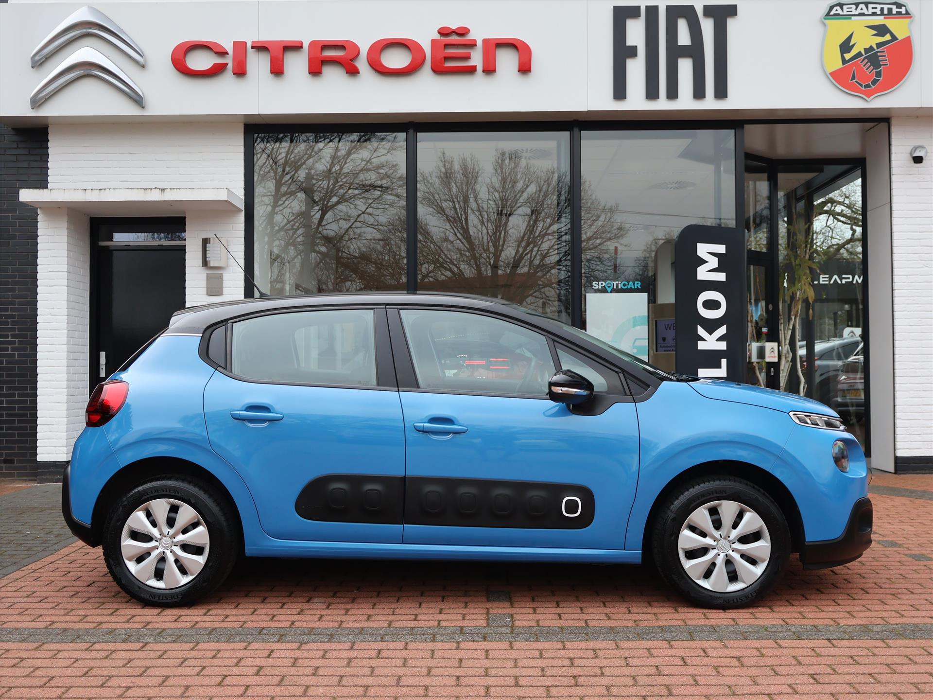 Citroën C3 1.2 PureTech 82PK Feel, Rijklaarprijs | Navigatie | Climate Control | Parkeersensoren | Bluetooth - Afbeelding 4