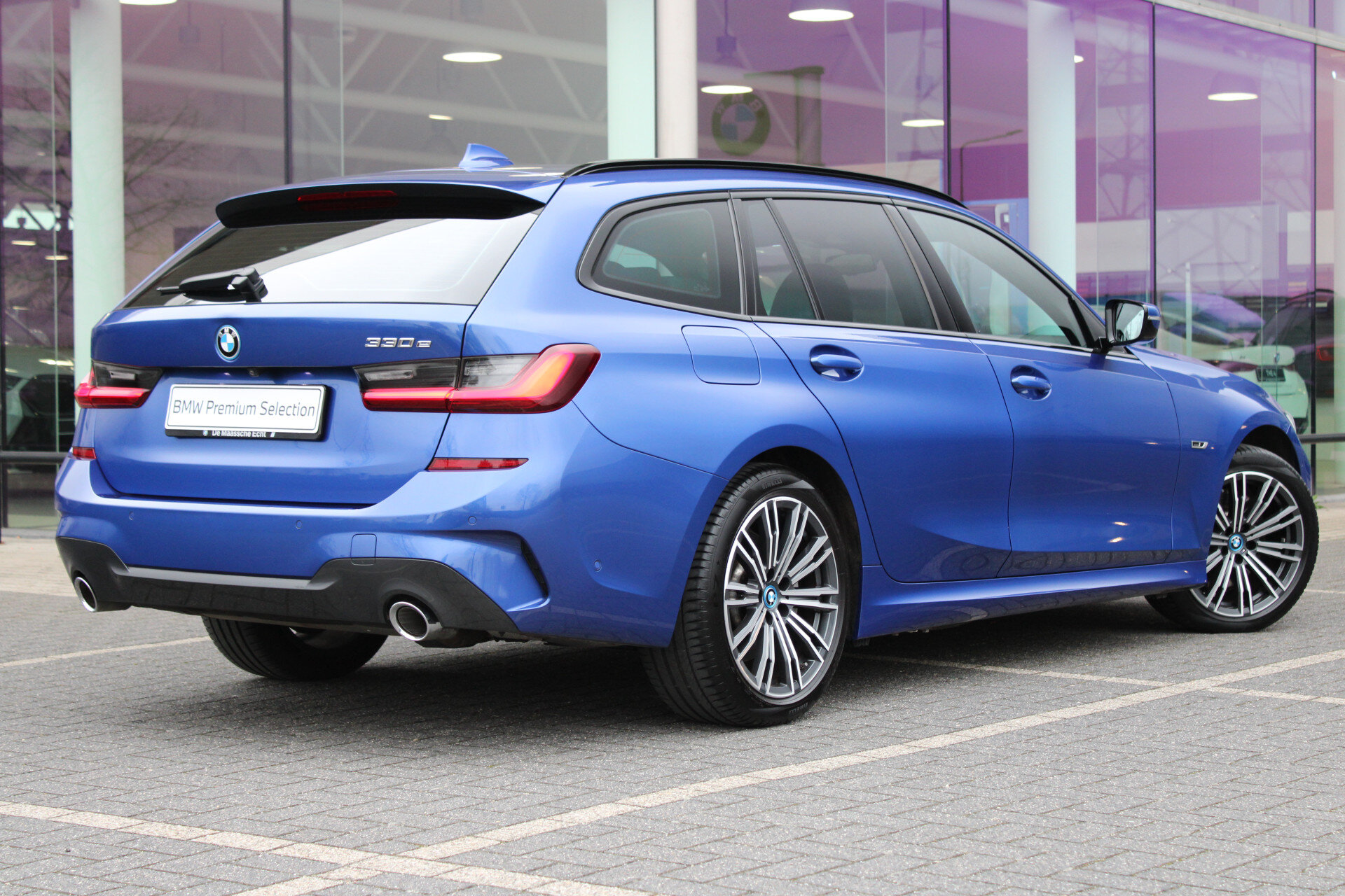 BMW 3 Serie Touring 330e High Executive M Sport Automaat - Afbeelding 2