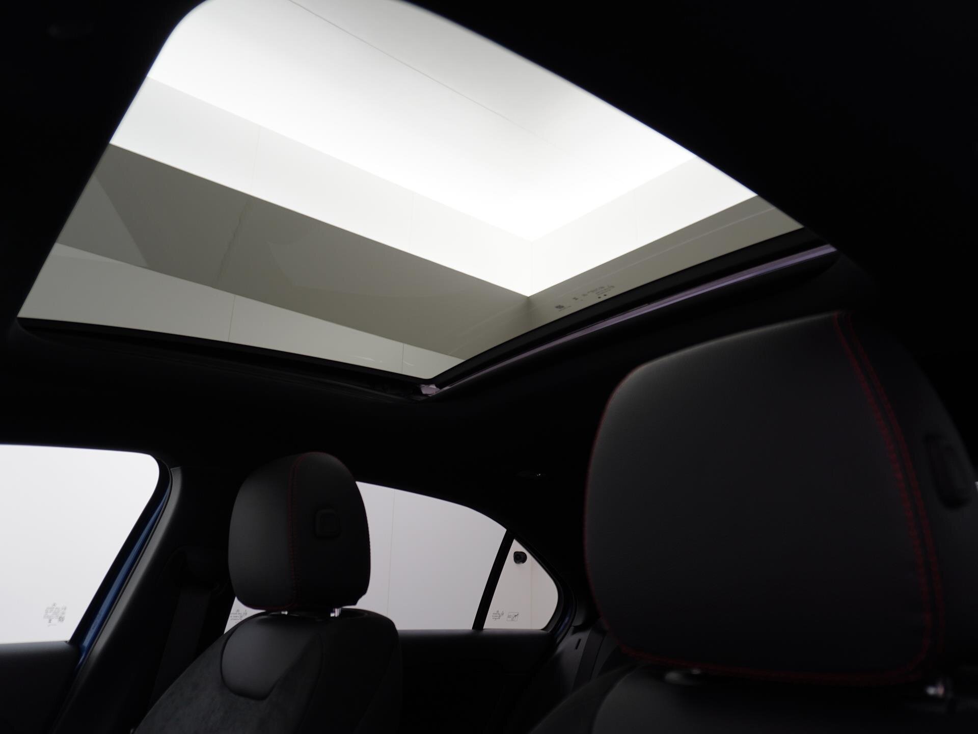 Mercedes-Benz A-klasse 180 Star Edition AMG Line - Afbeelding 4