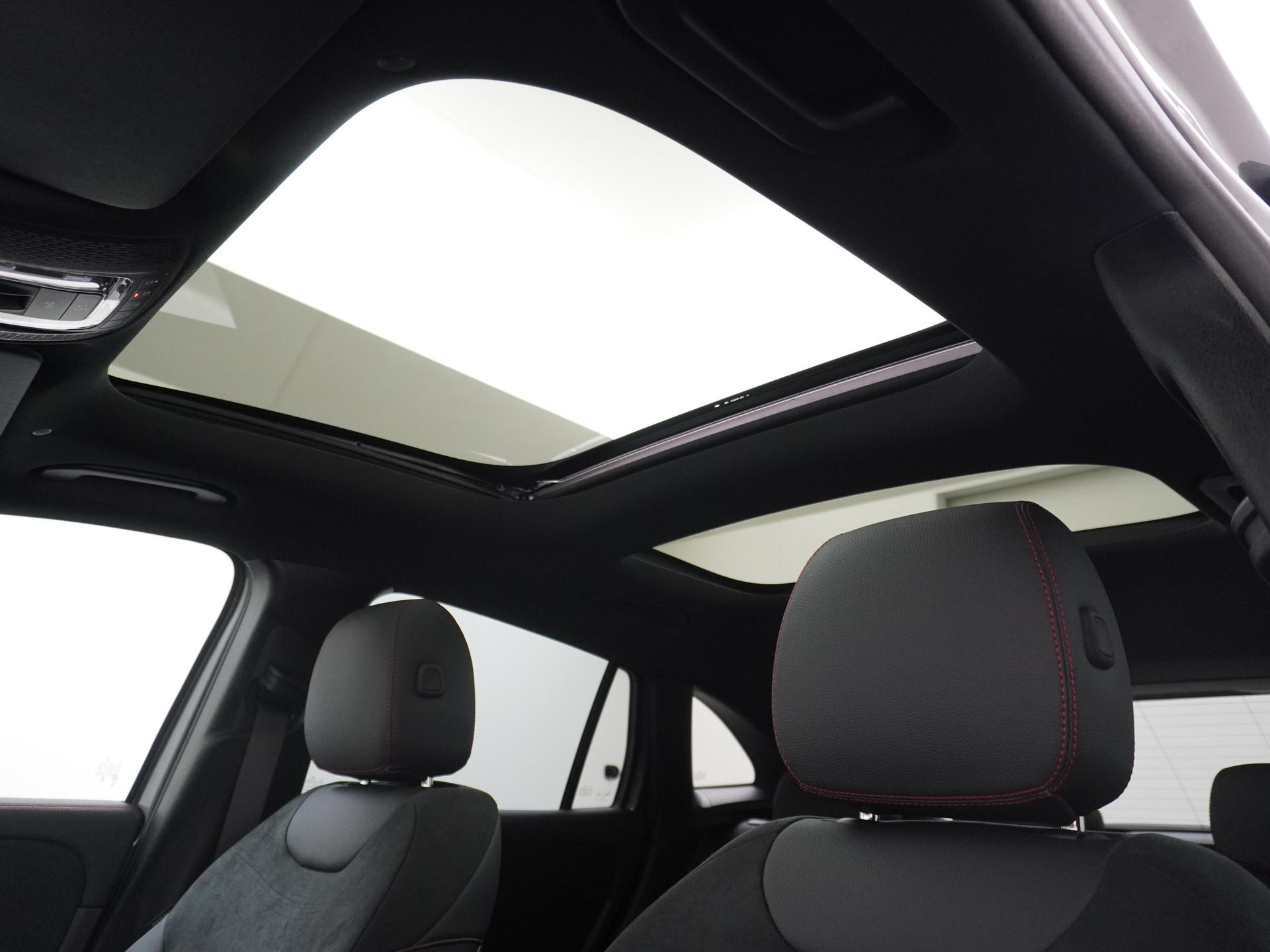 Mercedes-Benz GLA-klasse 250 e Business Solution AMG - Afbeelding 4