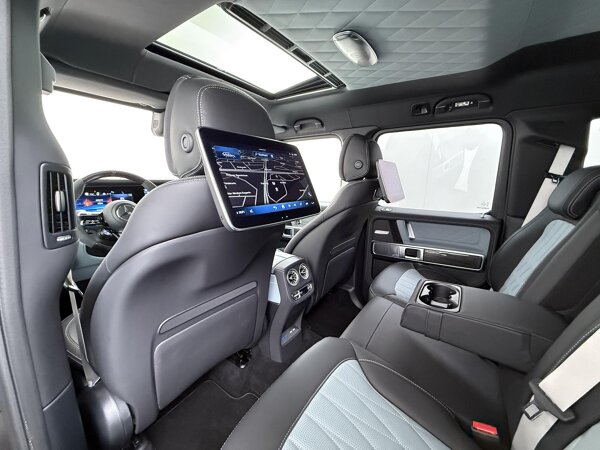 MBUX High-End Rear Seat Entertainment systeem MBUX High-End Rear Seat Entertainment systeem