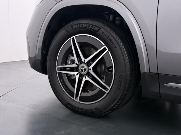 18" vijfspaaks lichtmetalen AMG-velgen