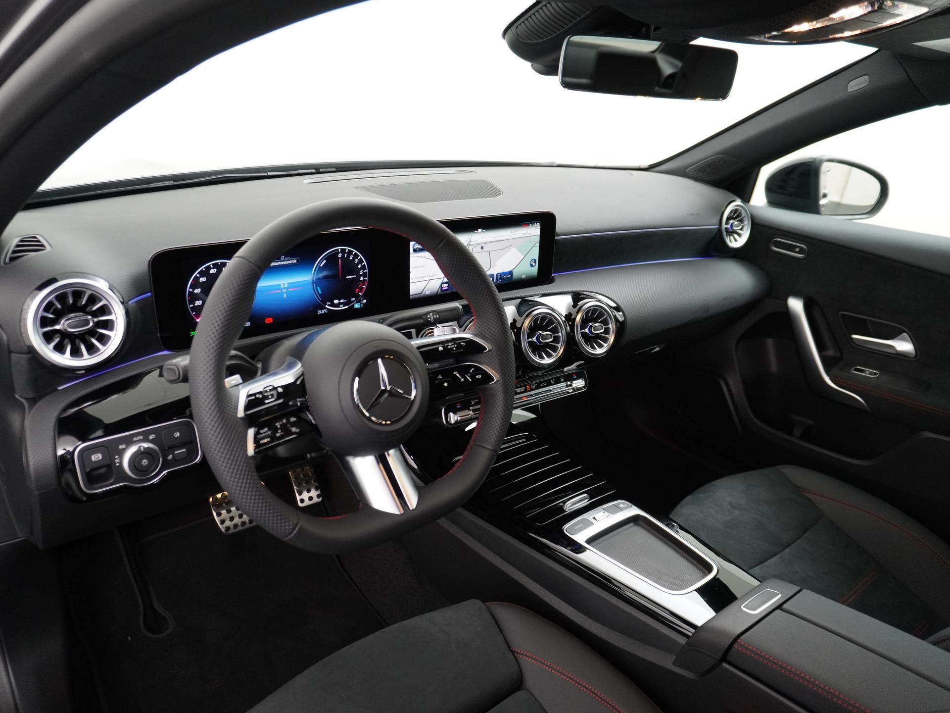 Mercedes-Benz A-klasse 250 e Star Edition AMG Line - Afbeelding 2