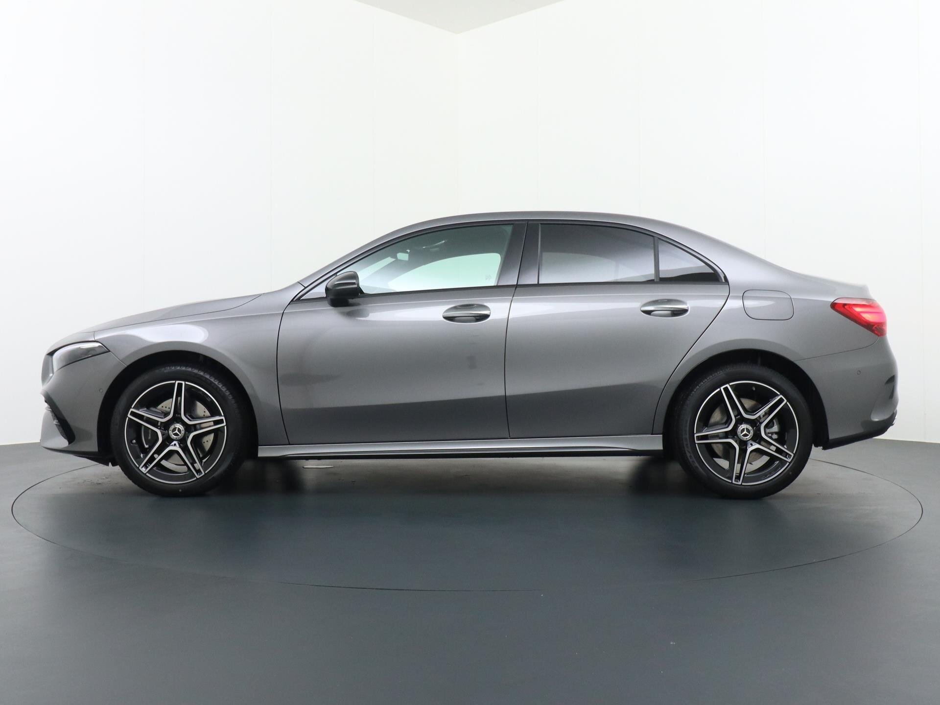 Mercedes-Benz A-klasse 250 e Star Edition AMG Line - Afbeelding 5