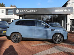 Leapmotor B10 EV 67,1 kWh 218PK Design ProMax, Rijklaarprijs | NIEUW | Panoramadak | Navigatie | Camera | Adaptieve Cruise Control - Afbeelding 4