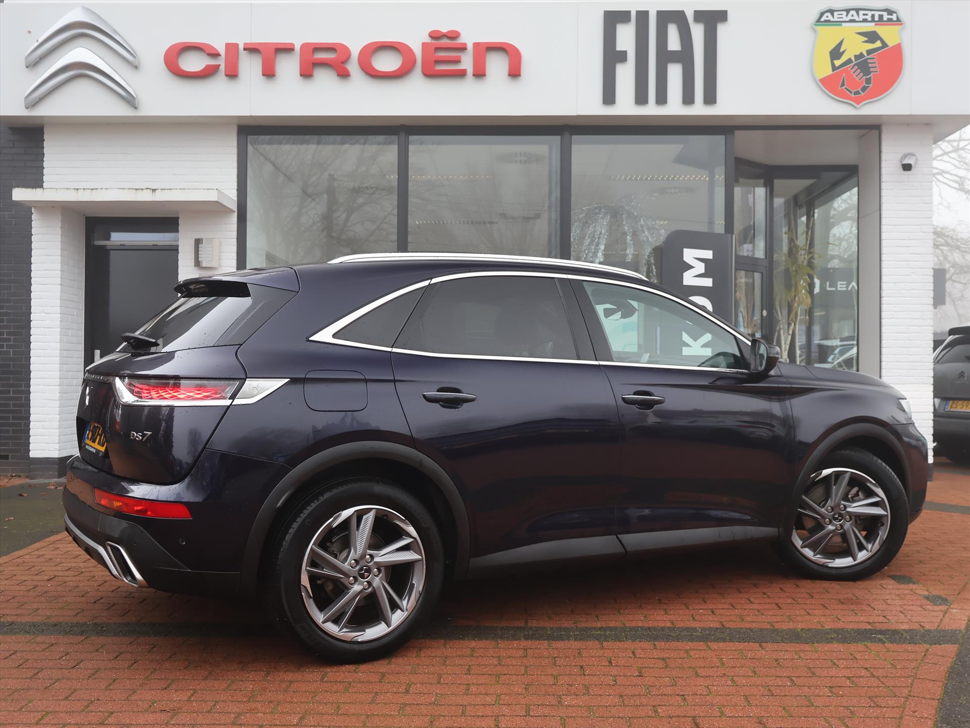 DS DS 7 Crossback E-TENSE Plug-in hybride 300PK e-EAT8 Aut. 4x4 Rivoli, Rijklaarprijs | Panoramadak | Leder | Navigatie | Adaptieve Cruise - Afbeelding 4