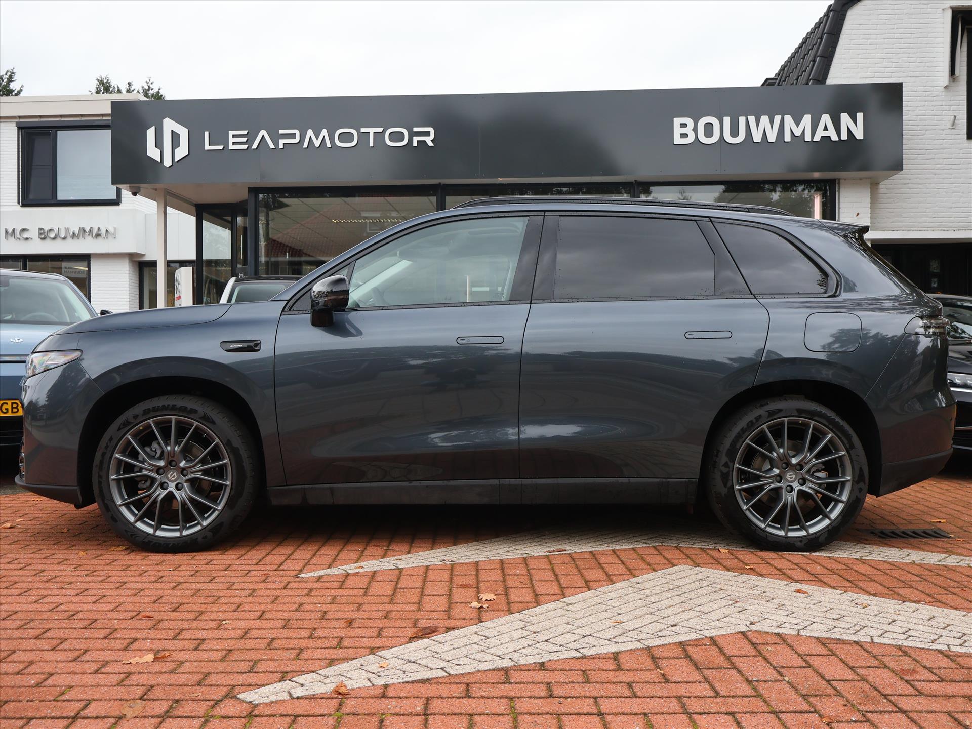 Leapmotor C10 REEV Plug-in hybride 28,4 kWh 215PK Automaat Design NIEUW, Rijklaarprijs | Panoramadak | Camera 360 | Adaptieve Cruise Control - Afbeelding 3