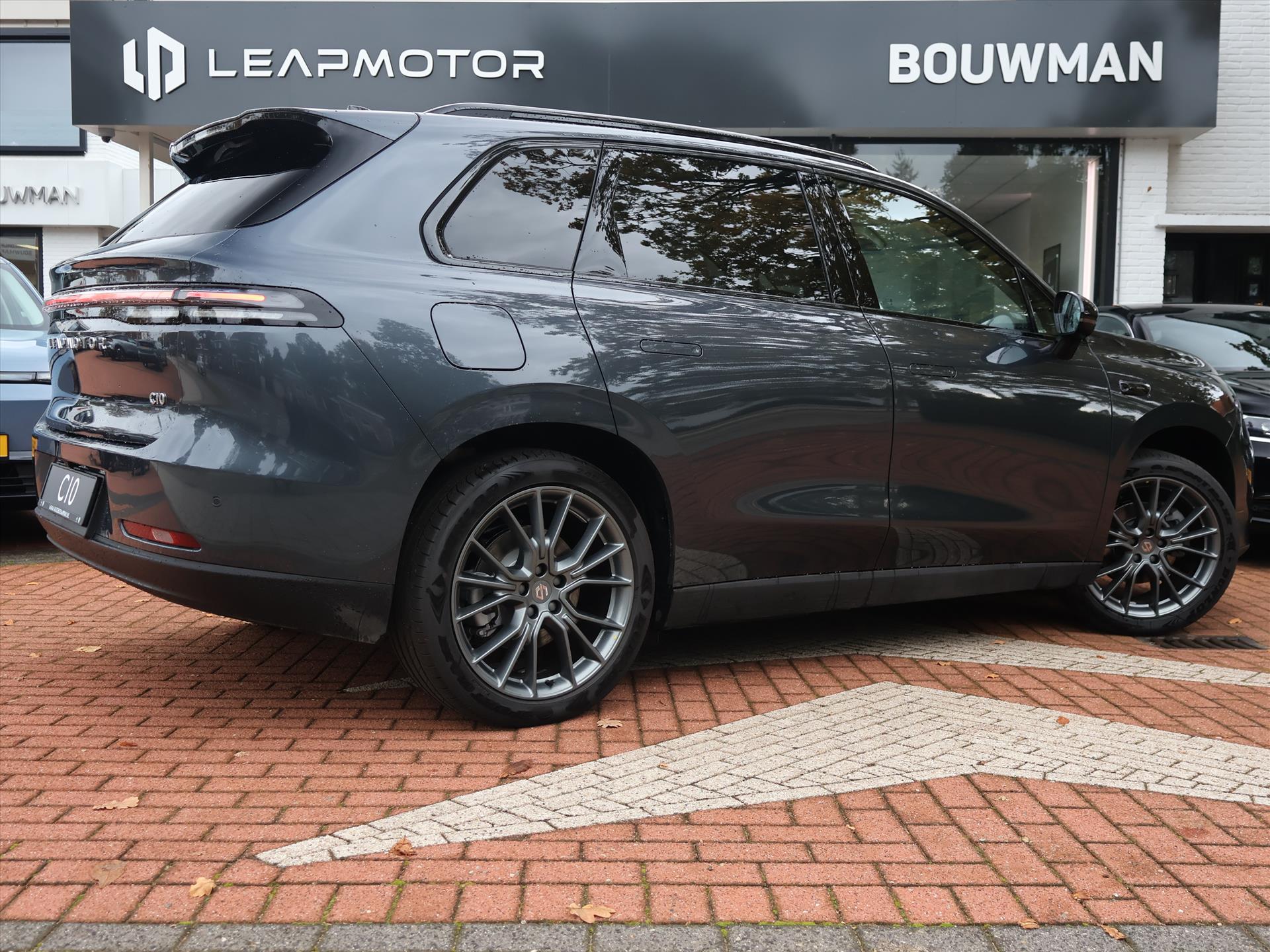 Leapmotor C10 REEV Plug-in hybride 28,4 kWh 215PK Automaat Design NIEUW, Rijklaarprijs | Panoramadak | Camera 360 | Adaptieve Cruise Control - Afbeelding 5