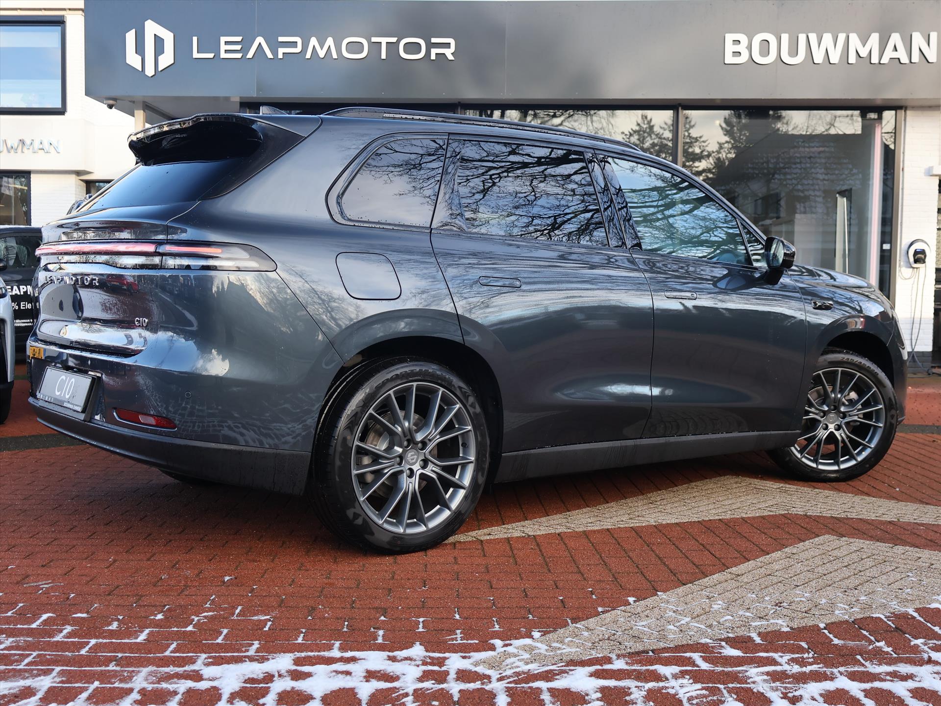Leapmotor C10 REEV Plug-in hybride 28,4 kWh 215PK Automaat Design NIEUW, Rijklaarprijs | Panoramadak | Camera 360 | Adaptieve Cruise Control - Afbeelding 5