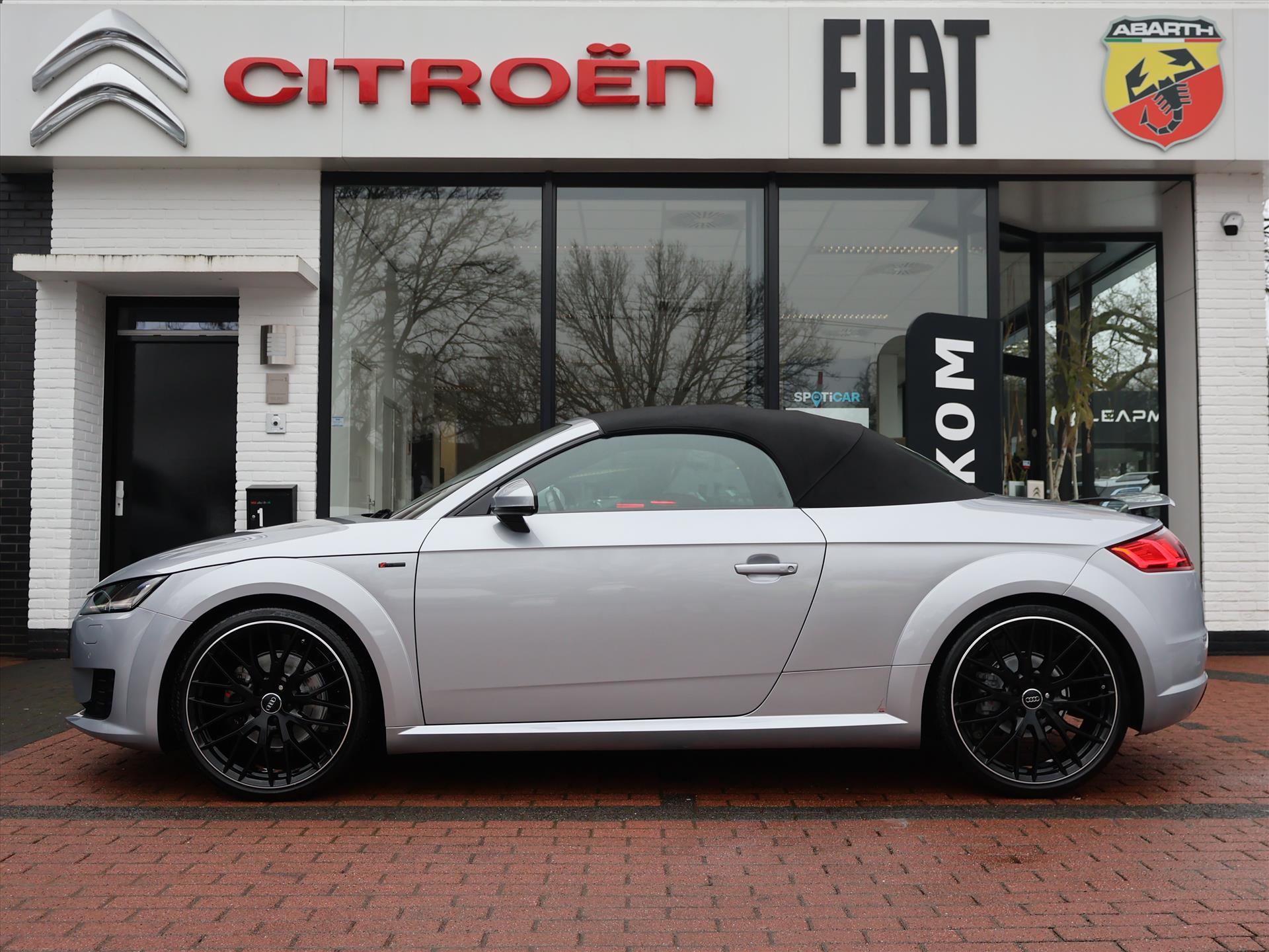 Audi TT Roadster 1.8 TFSI 180PK Pro Line RS Edition, Rijklaarprijs | Climate Control | Stoelverwarming | 20 inch wielen | Camera - Afbeelding 4