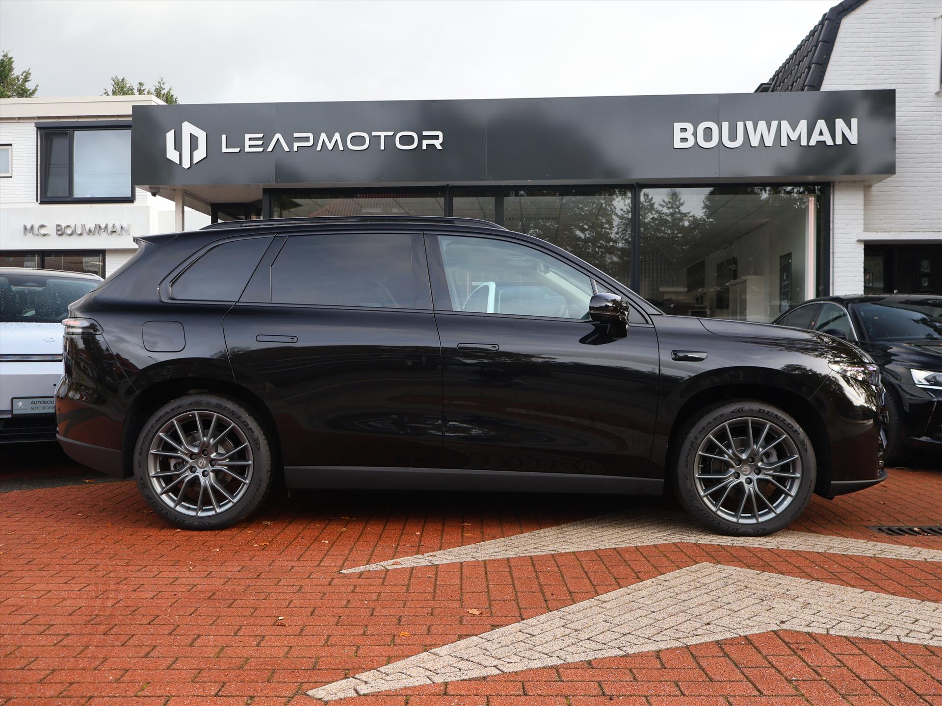 Leapmotor C10 REEV Plug-in hybride 28,4 kWh 215PK Automaat Design NIEUW, Rijklaarprijs | Panoramadak | Camera 360 | Adaptieve Cruise Control - Afbeelding 4