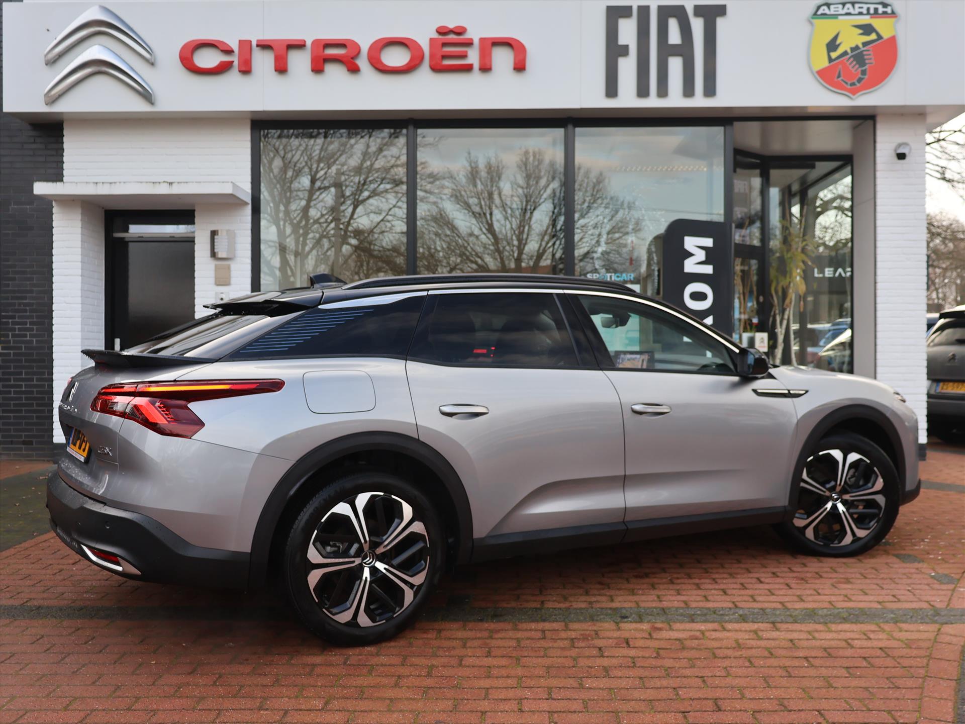 Citroën C5 X Plug-In Hybrid 225PK e-EAT8 Automaat Max, Rijklaarprijs | Dakrails | Leder | Massagefunctie | Stoelventilatie - Afbeelding 4
