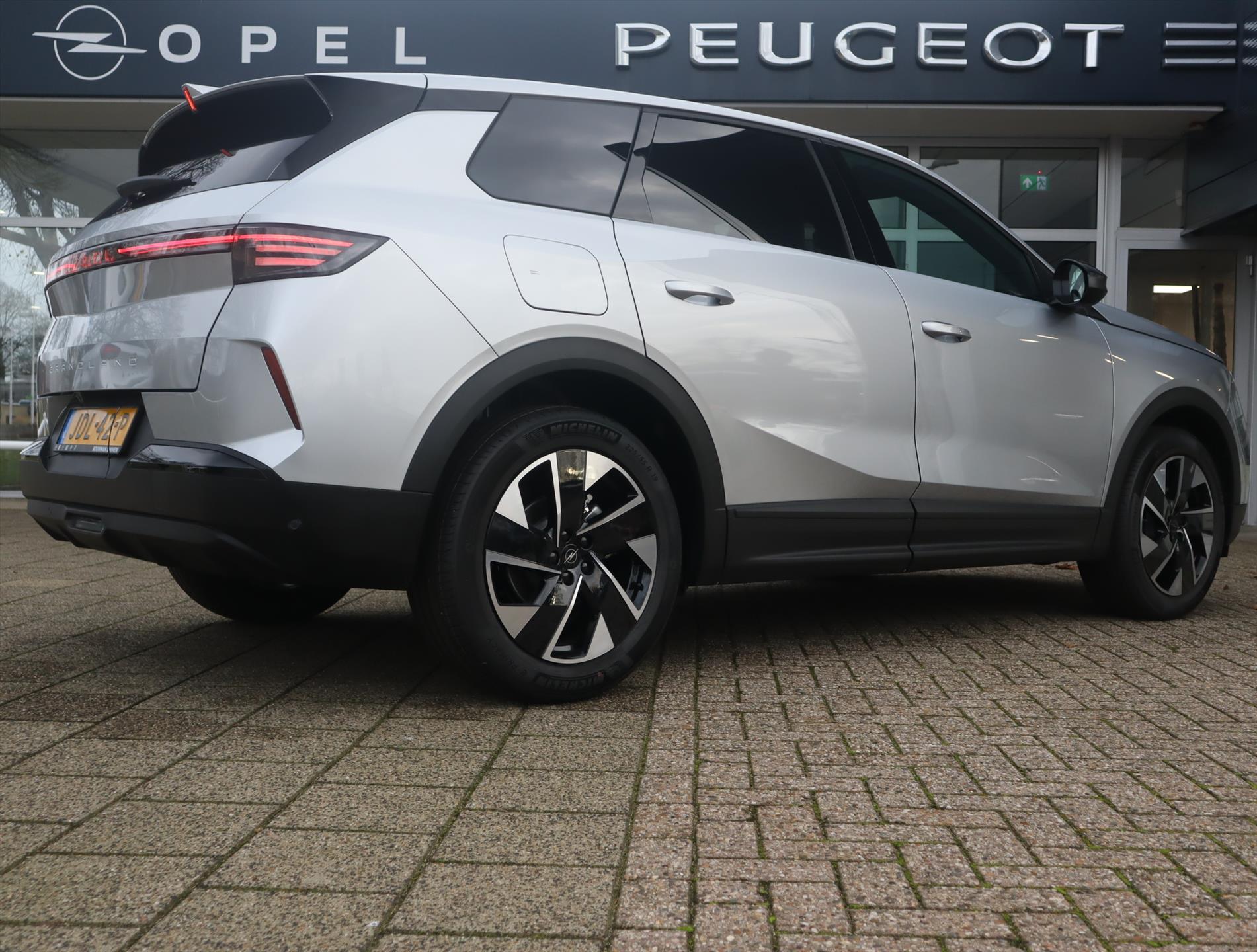 Opel Grandland Business Edition 1.2 Turbo Hybrid 145PK eDCT 6-traps Automaat, Rijklaarprijs, Camera Navigatie LED Adaptieve Cruise - Afbeelding 4