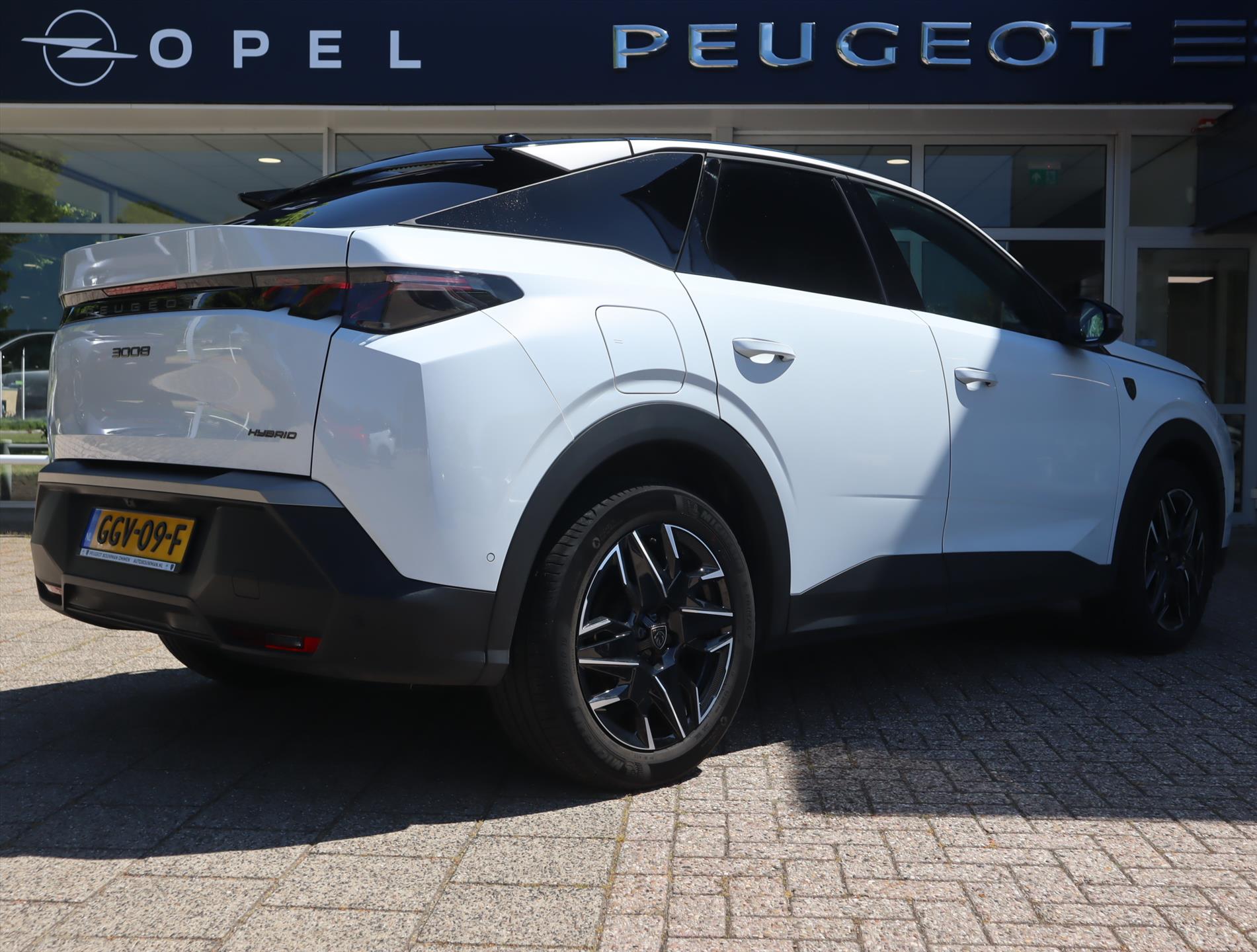 Peugeot 3008 GT MILD HYBRID 145pk e-DCS6 automaat, Rijklaarprijs, 360° Camera Stoel- en stuurverwarming Adaptieve cruise control - Afbeelding 4