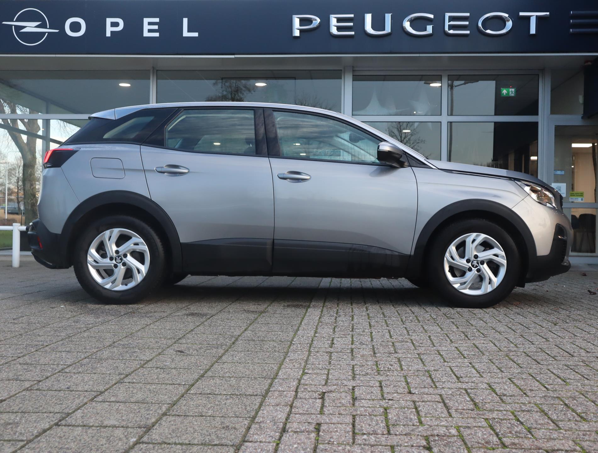 Peugeot 3008 SUV Active PureTech 130pk H6, Rijklaarprijs, Navigatie Climate control Trekhaak Sensoren - Afbeelding 3