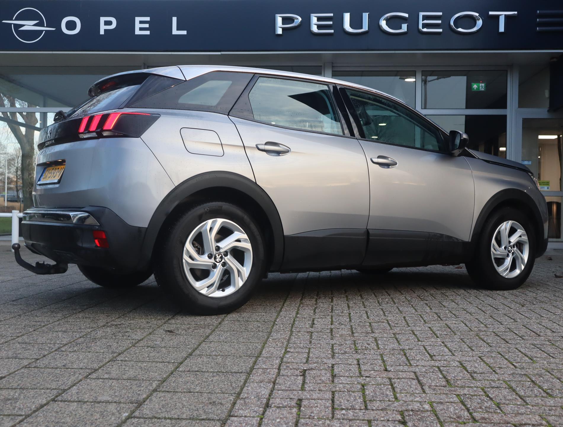 Peugeot 3008 SUV Active PureTech 130pk H6, Rijklaarprijs, Navigatie Climate control Trekhaak Sensoren - Afbeelding 4