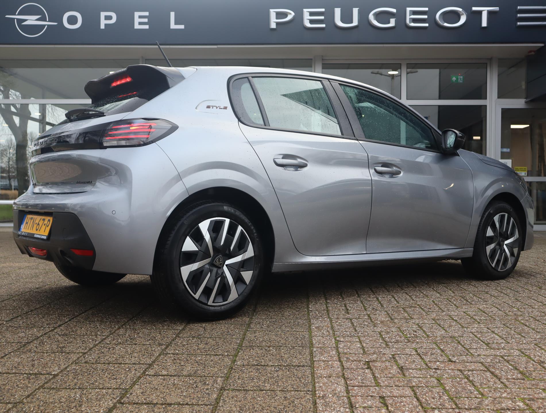 Peugeot 208 Style Hybrid 110 e-DCS6 Automaat, Rijklaarprijs, Apple Carplay/Android Auto DAB+ Radio Sensoren Cruise control - Afbeelding 4