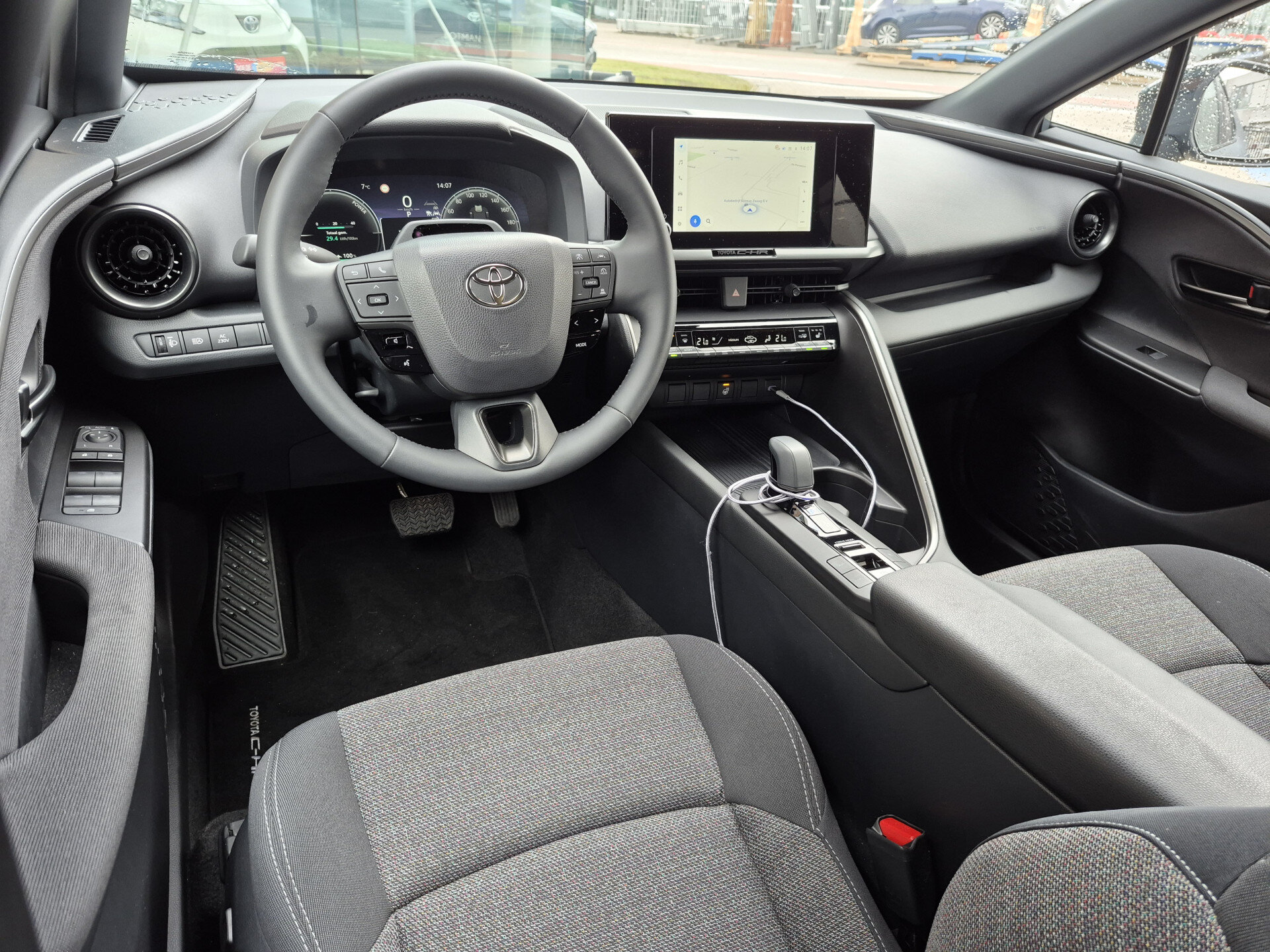 Toyota C-HR 2.0 Plug-in Hybrid 220 Dynamic Automaat - Afbeelding 2