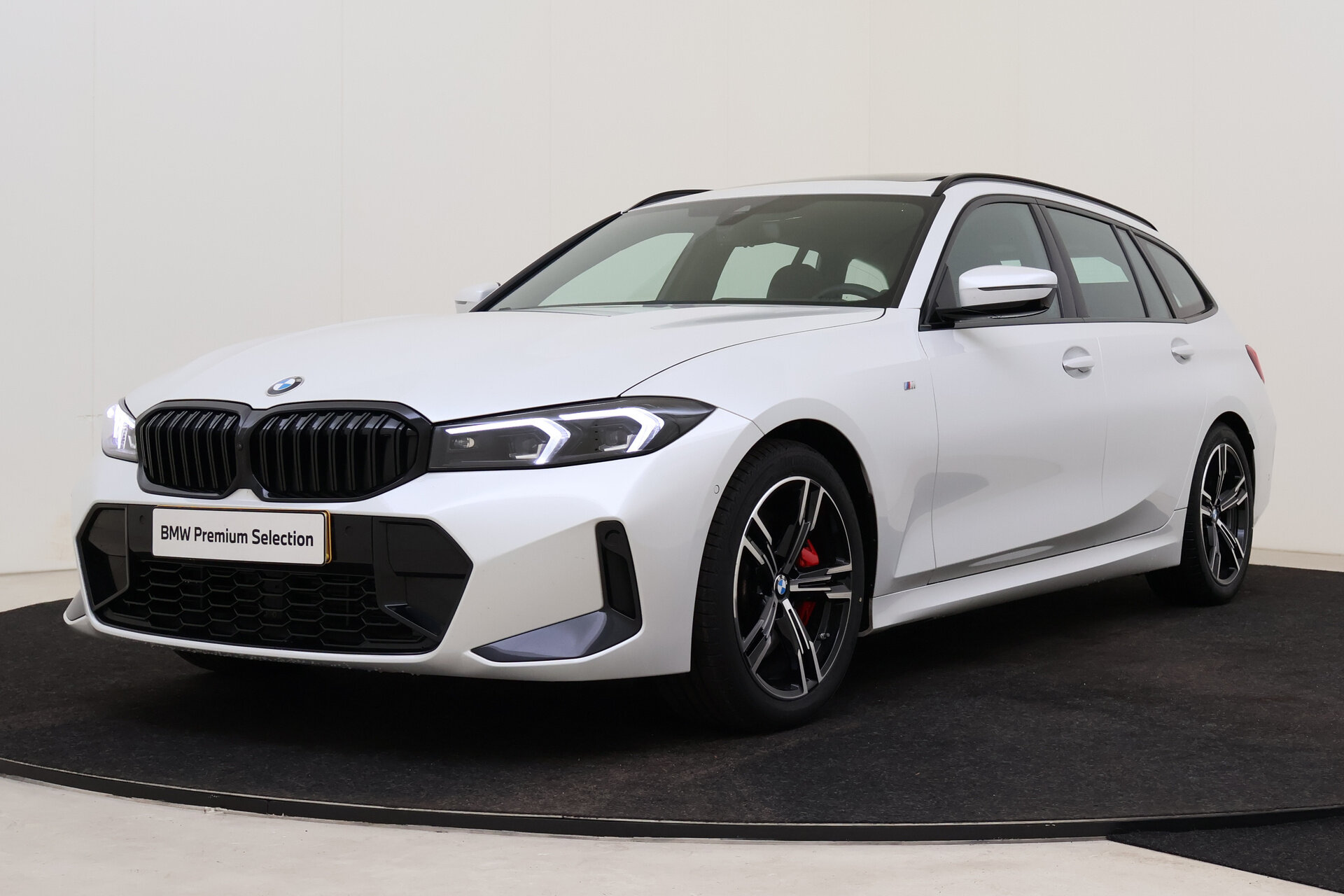 BMW 3 Serie Touring 320i High Executive M Sport Automaat