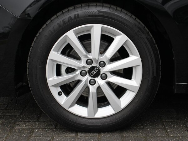 Velgen, 5-arm, 6Jx15, bandenmaat 185/65 R15 Velgen, 5-arm, 6Jx15, bandenmaat 185/65 R15