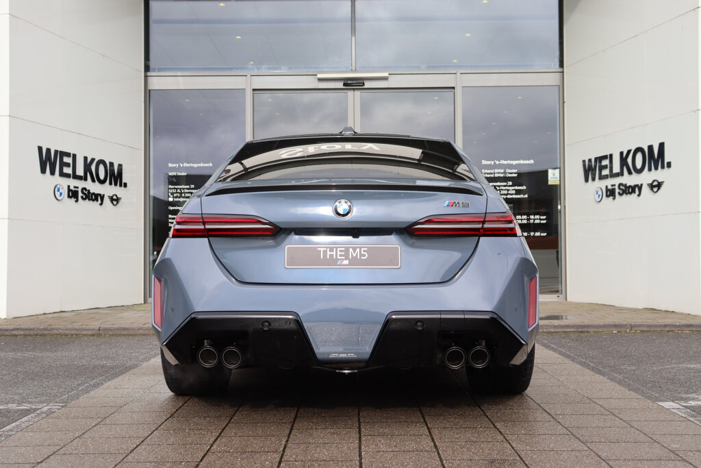 BMW M5 9