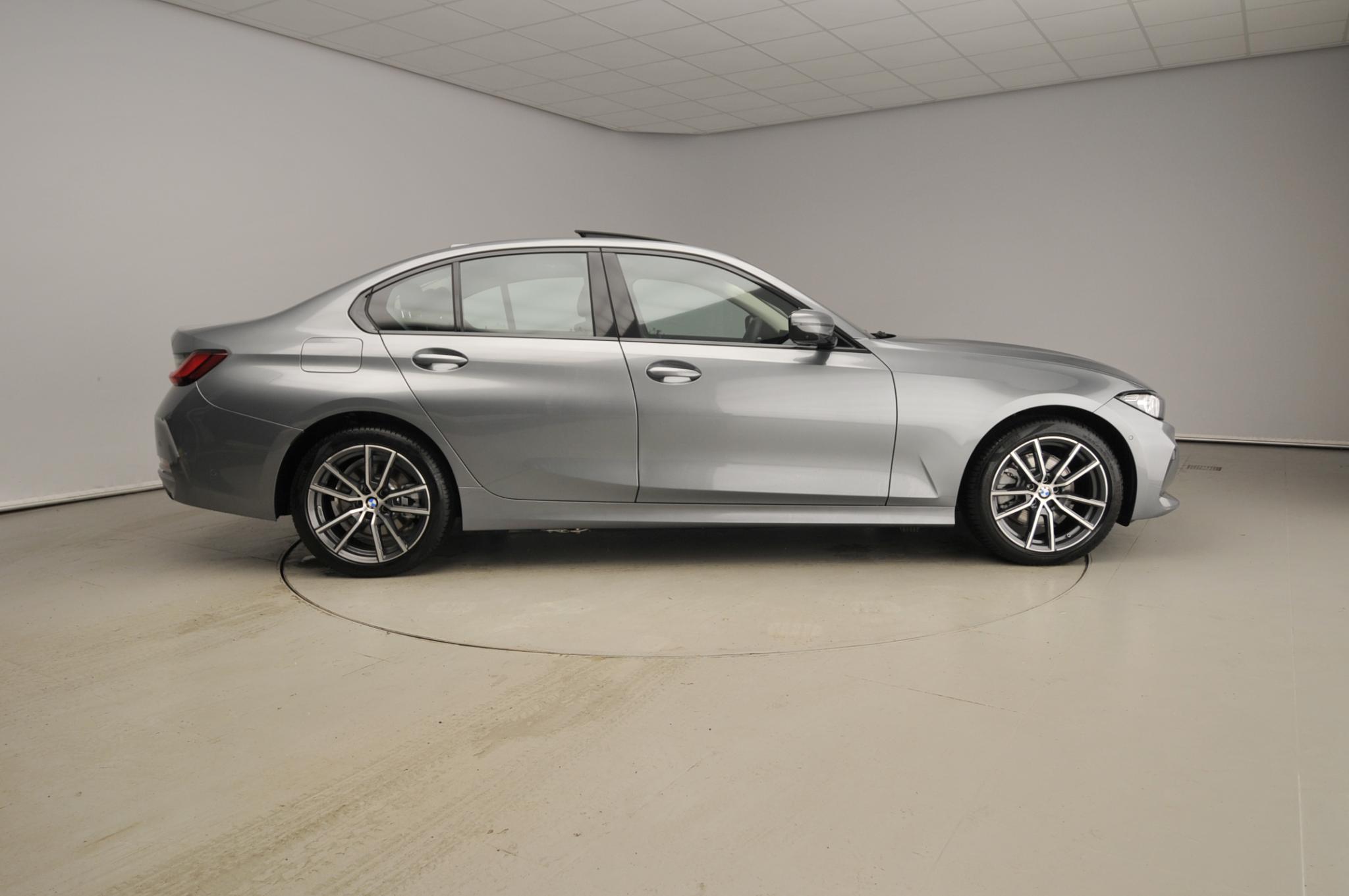 BMW 3 Serie Sedan 330e - Afbeelding 4