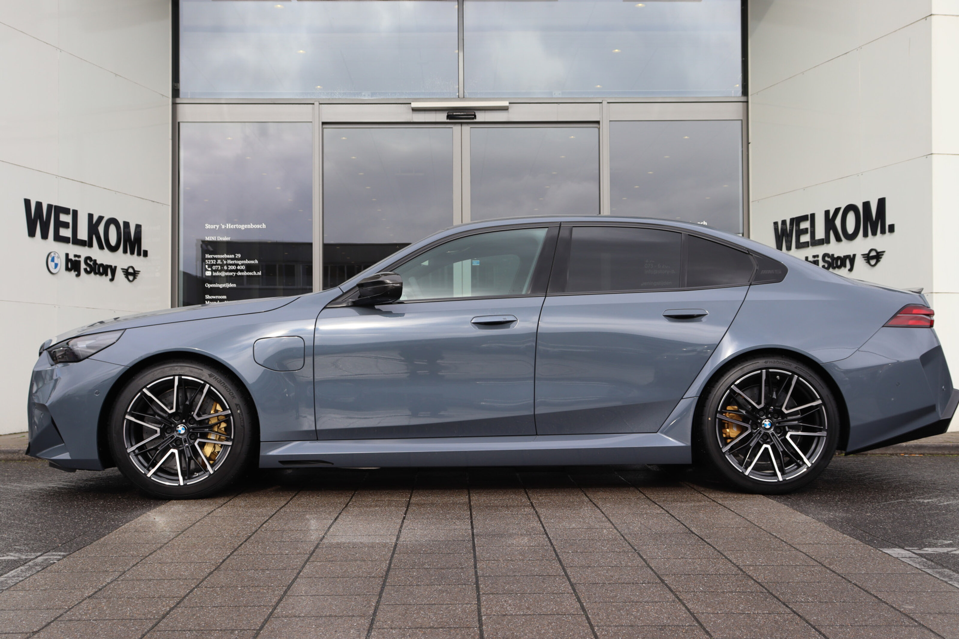 BMW M5 7