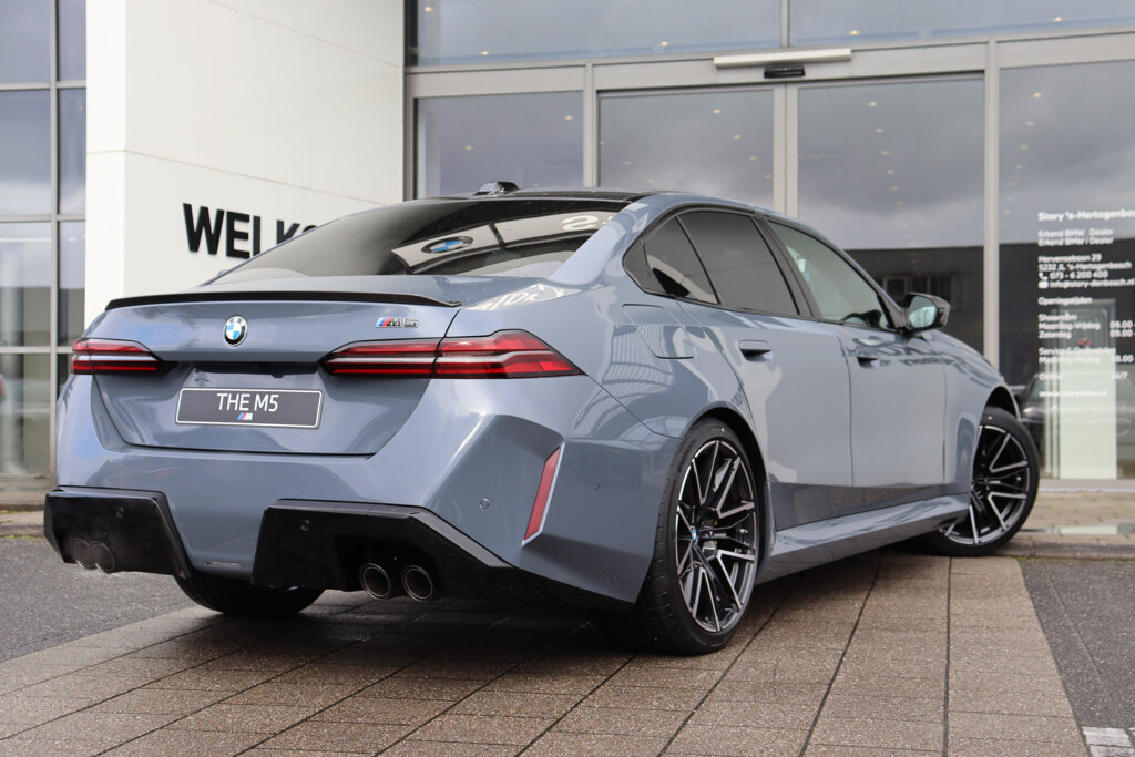BMW M5 8