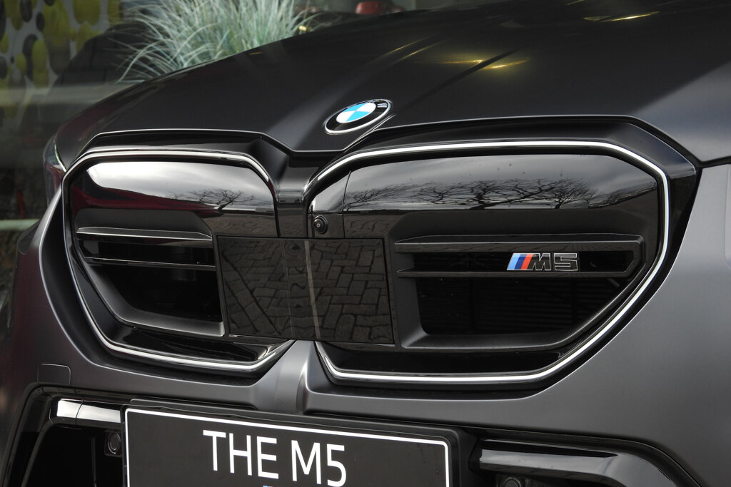 BMW M5 7