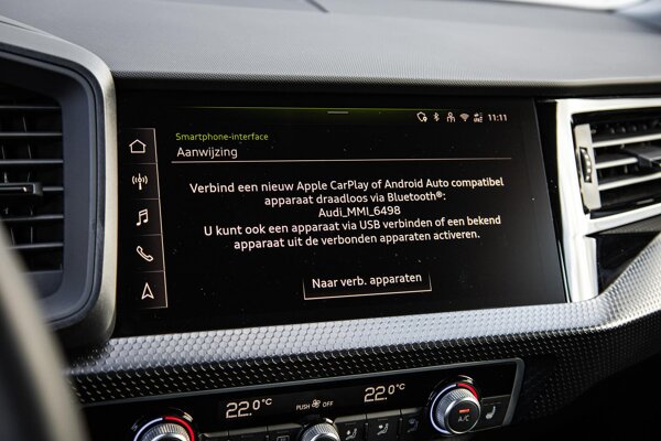 Apple Carplay/Android Auto Apple Carplay/Android Auto