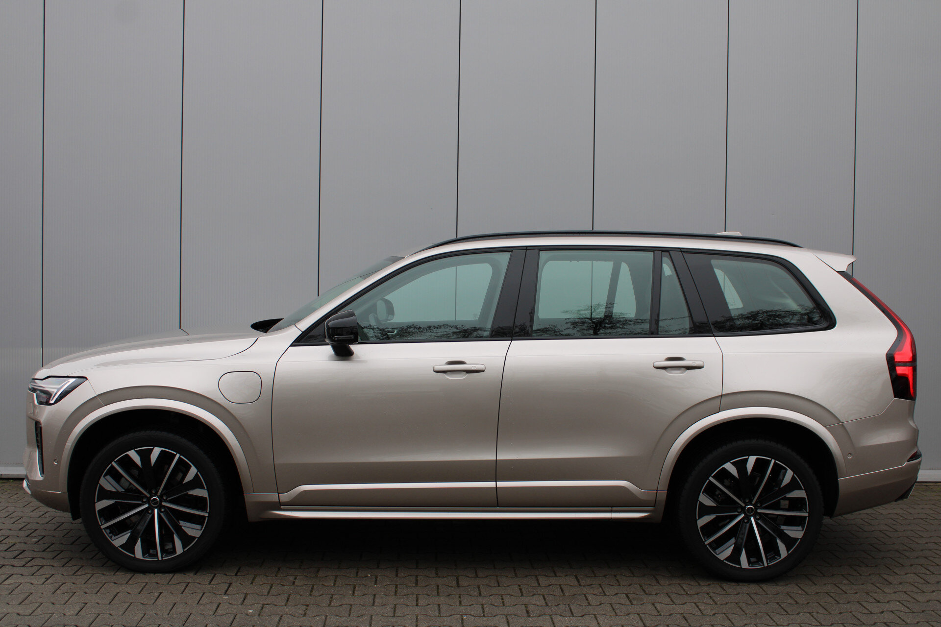 Volvo XC90 T8 Plug-in hybrid AWD Ultra Dark - Afbeelding 3