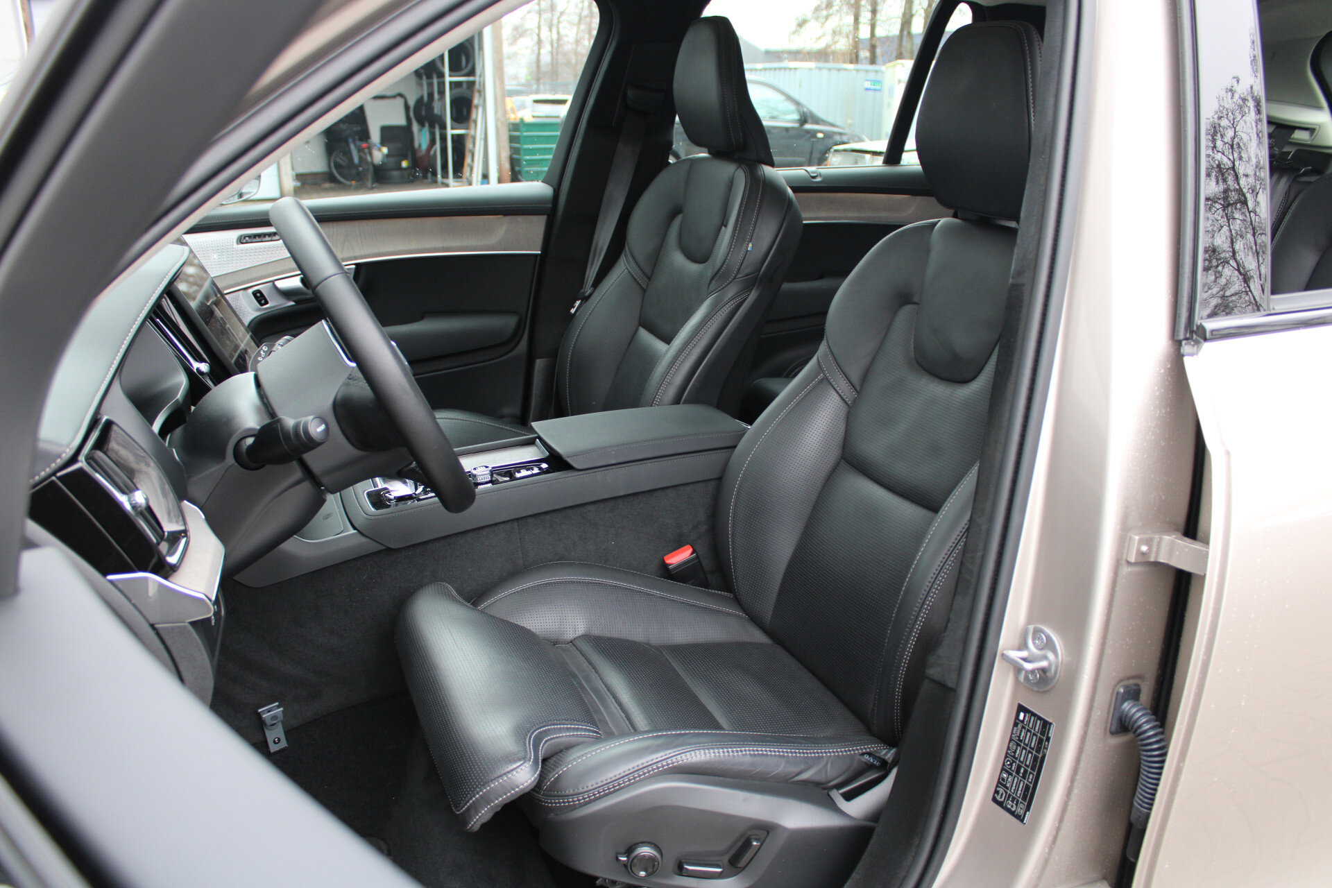 Volvo XC90 T8 Plug-in hybrid AWD Ultra Dark - Afbeelding 4