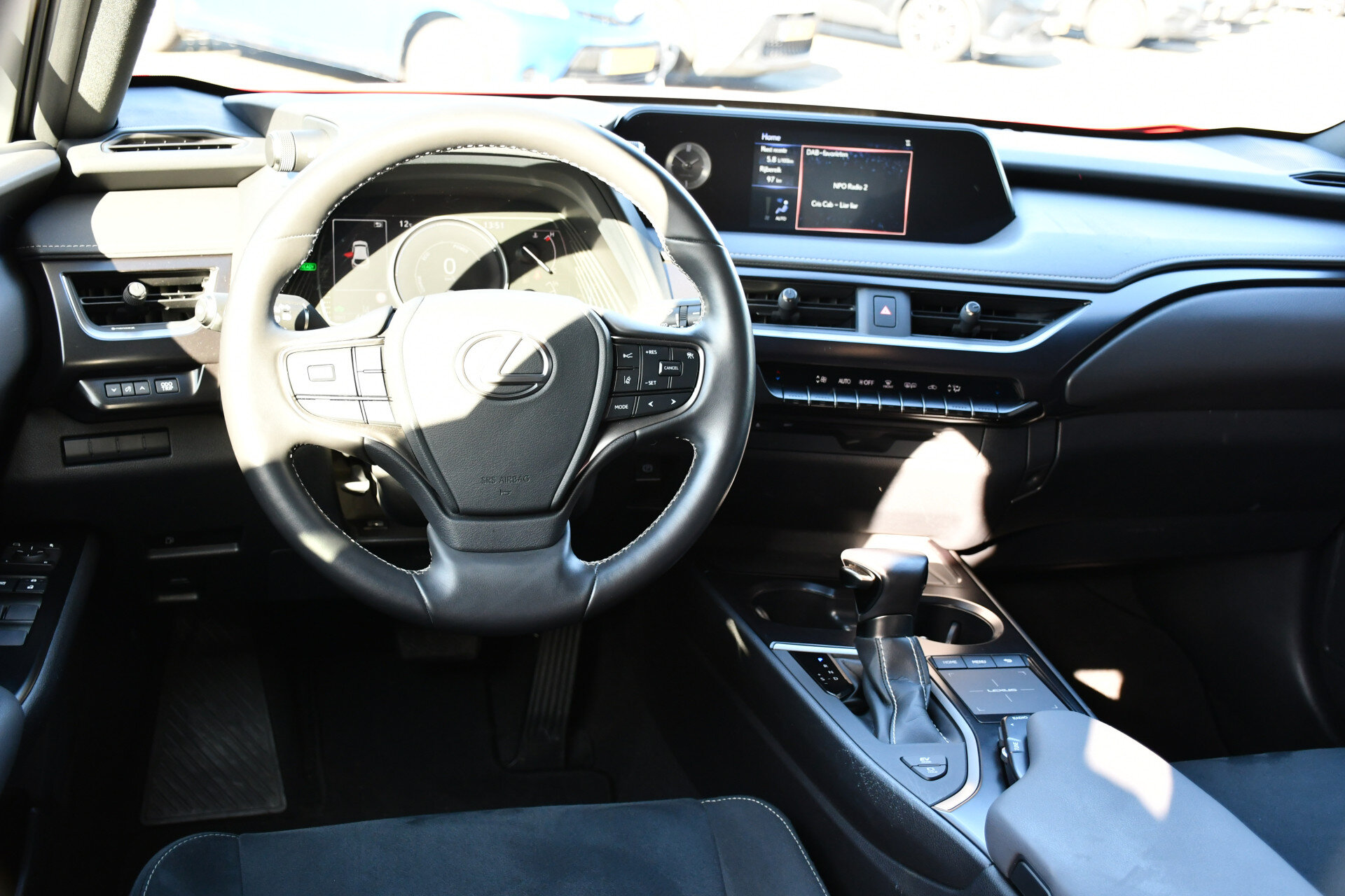 Lexus UX 250h Preference Line Automaat 184pk - Afbeelding 2