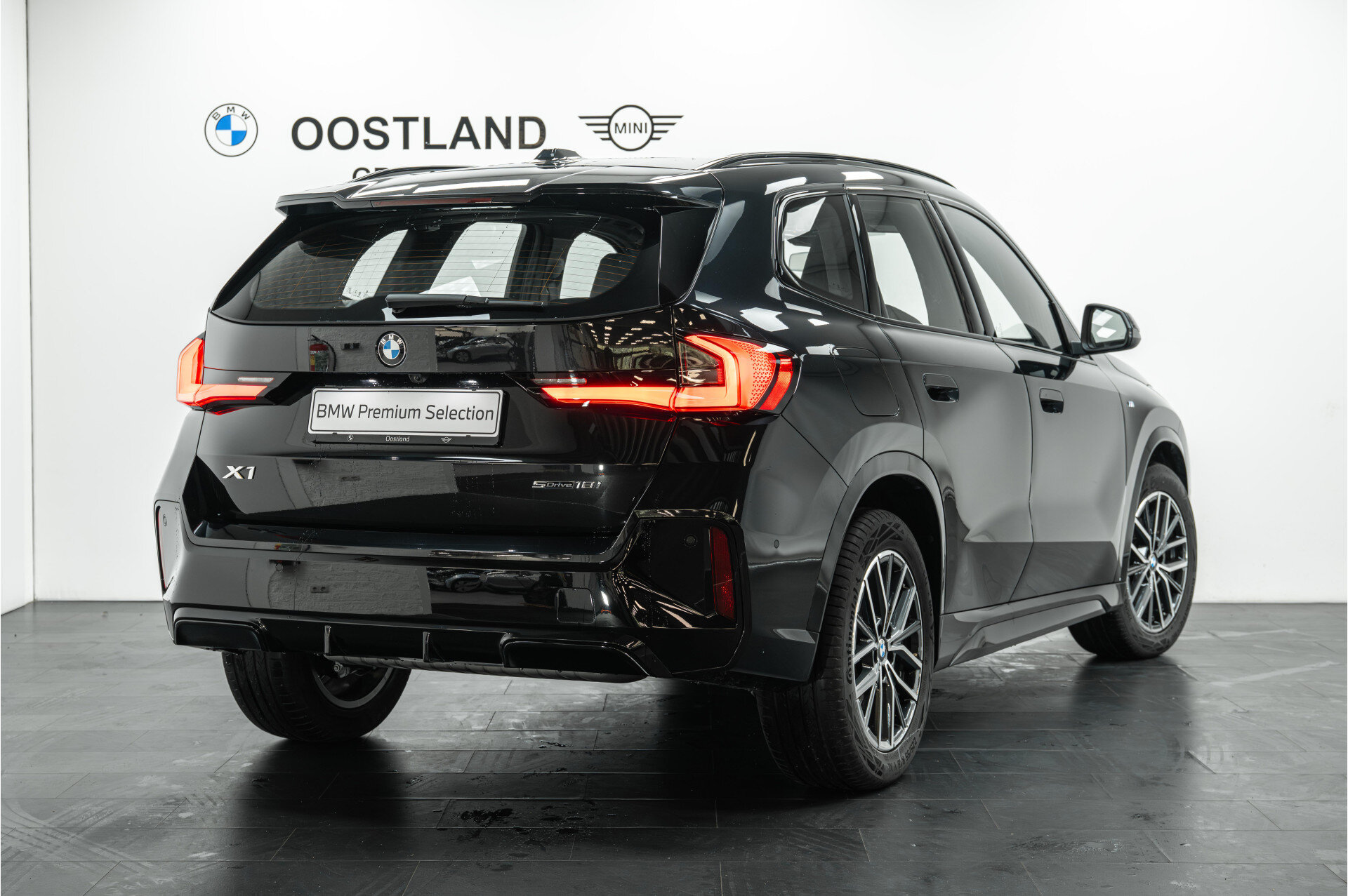 BMW X1 sDrive18i M Sport Automaat - Afbeelding 3