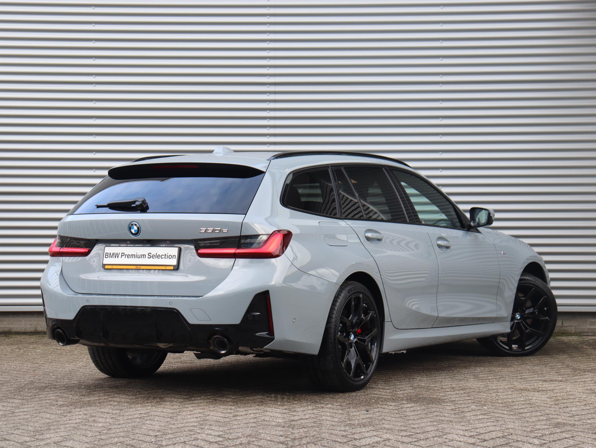 BMW 3 Serie Touring 330e - Afbeelding 2