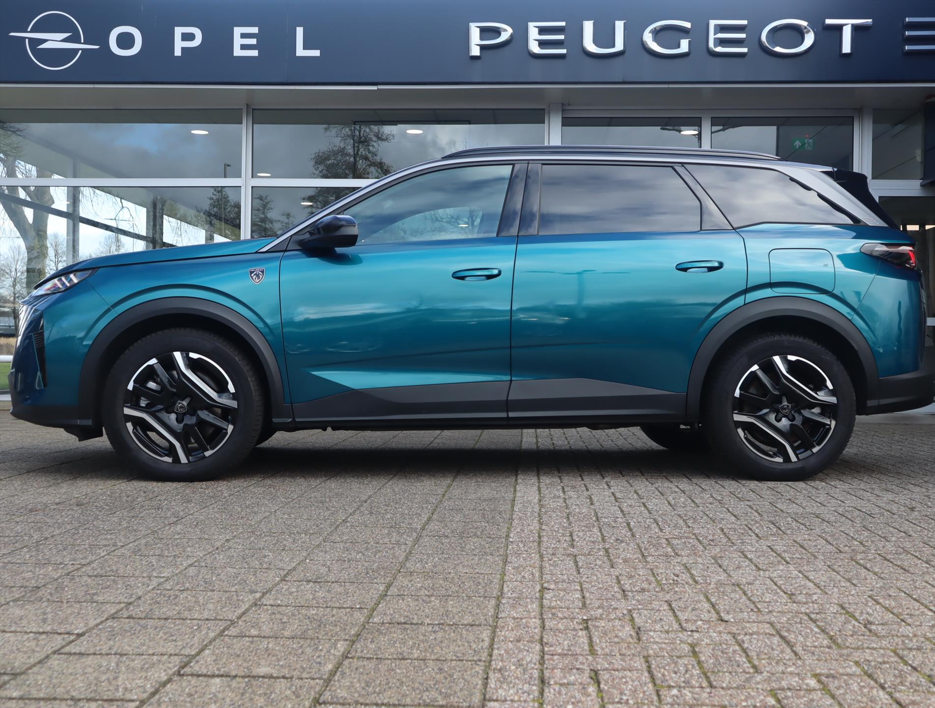 Peugeot 5008 SUV GT Plug-in Hybrid 195pk e-DCS7 Automaat, Adaptieve cruise control Stoel- en stuurverwarming Elektrische kofferklep Trekhaak - Afbeelding 2