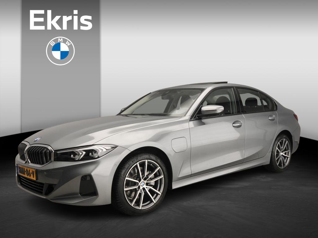BMW 3 Serie Sedan 330e - Afbeelding 1