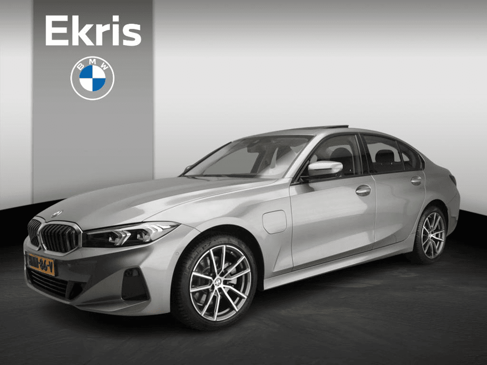 BMW 3 Serie Sedan 330e - Afbeelding 1