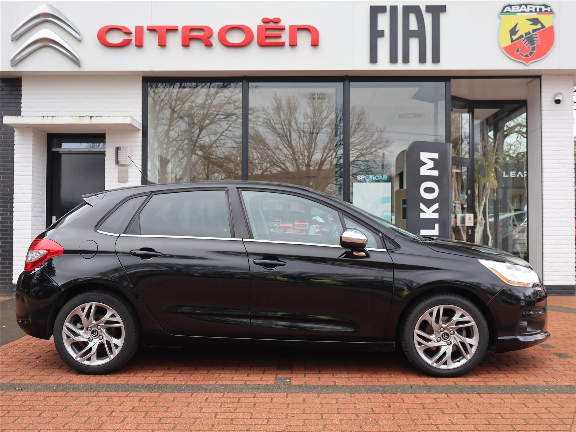 Citroën C4 PureTech turbo 130PK Collection, Rijklaarprijs | Navigatie | Parkeersensoren | Trekhaak afneembaar 13P | Bluetooth - Afbeelding 4