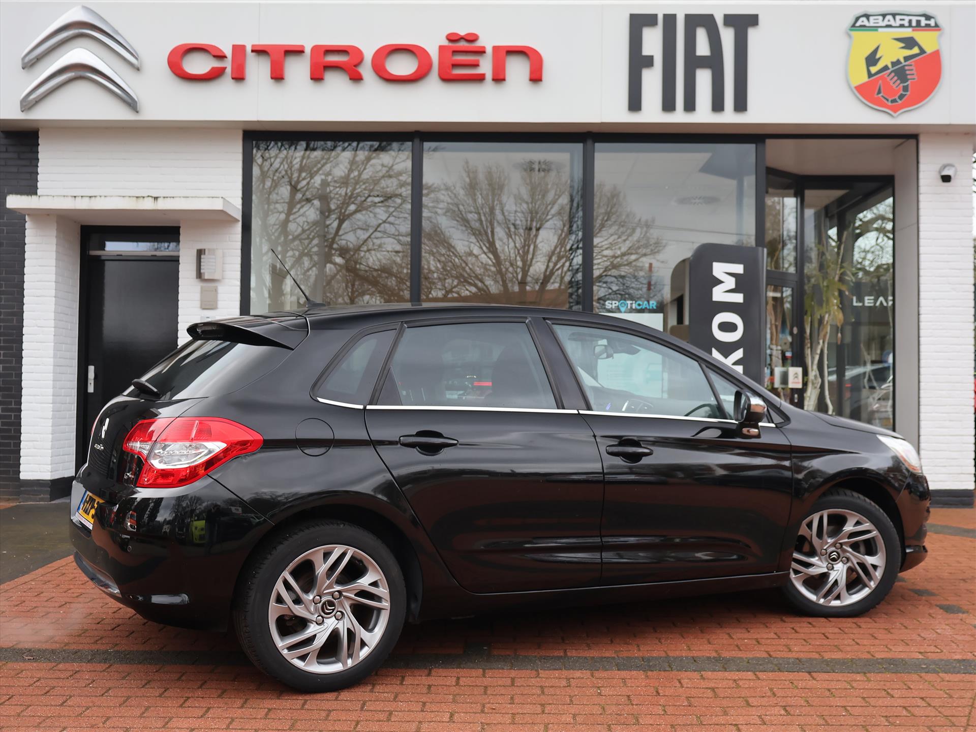 Citroën C4 PureTech turbo 130PK Collection, Rijklaarprijs | Navigatie | Parkeersensoren | Trekhaak afneembaar 13P | Bluetooth - Afbeelding 5