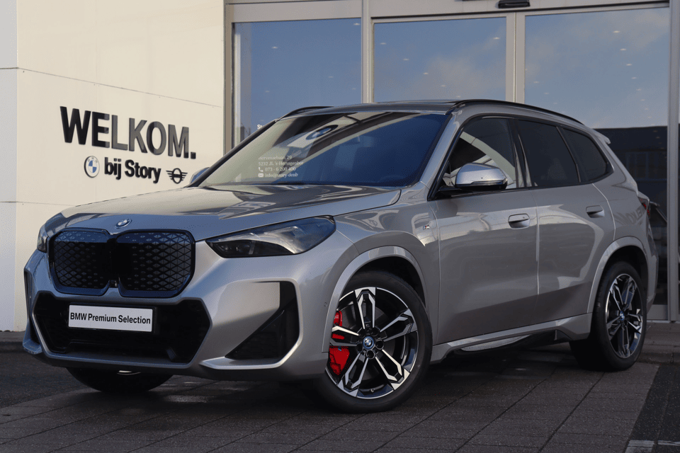 BMW iX1 eDrive20 High Executive M Sport - Afbeelding 1