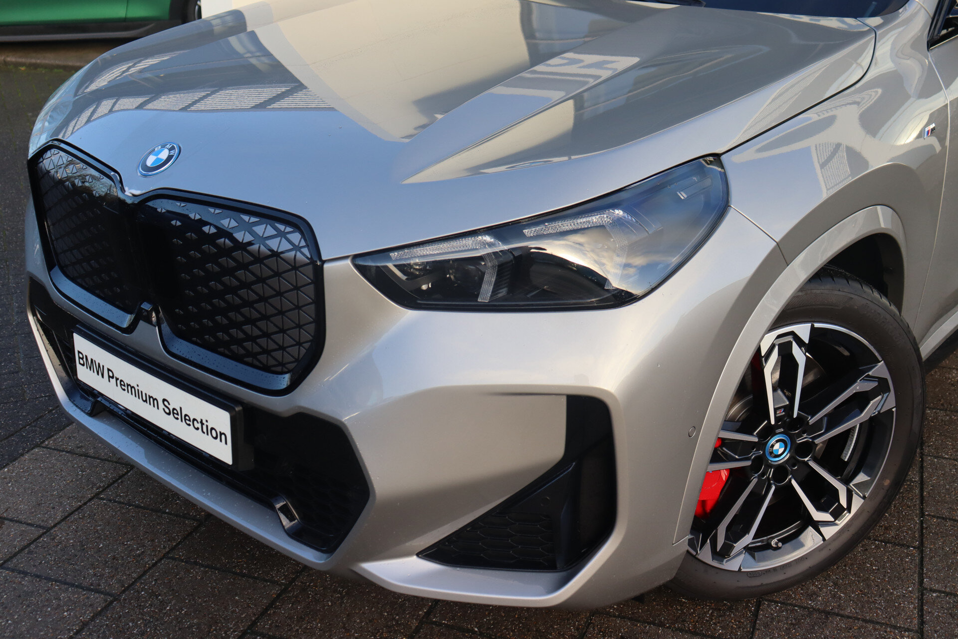 BMW iX1 eDrive20 High Executive M Sport - Afbeelding 2